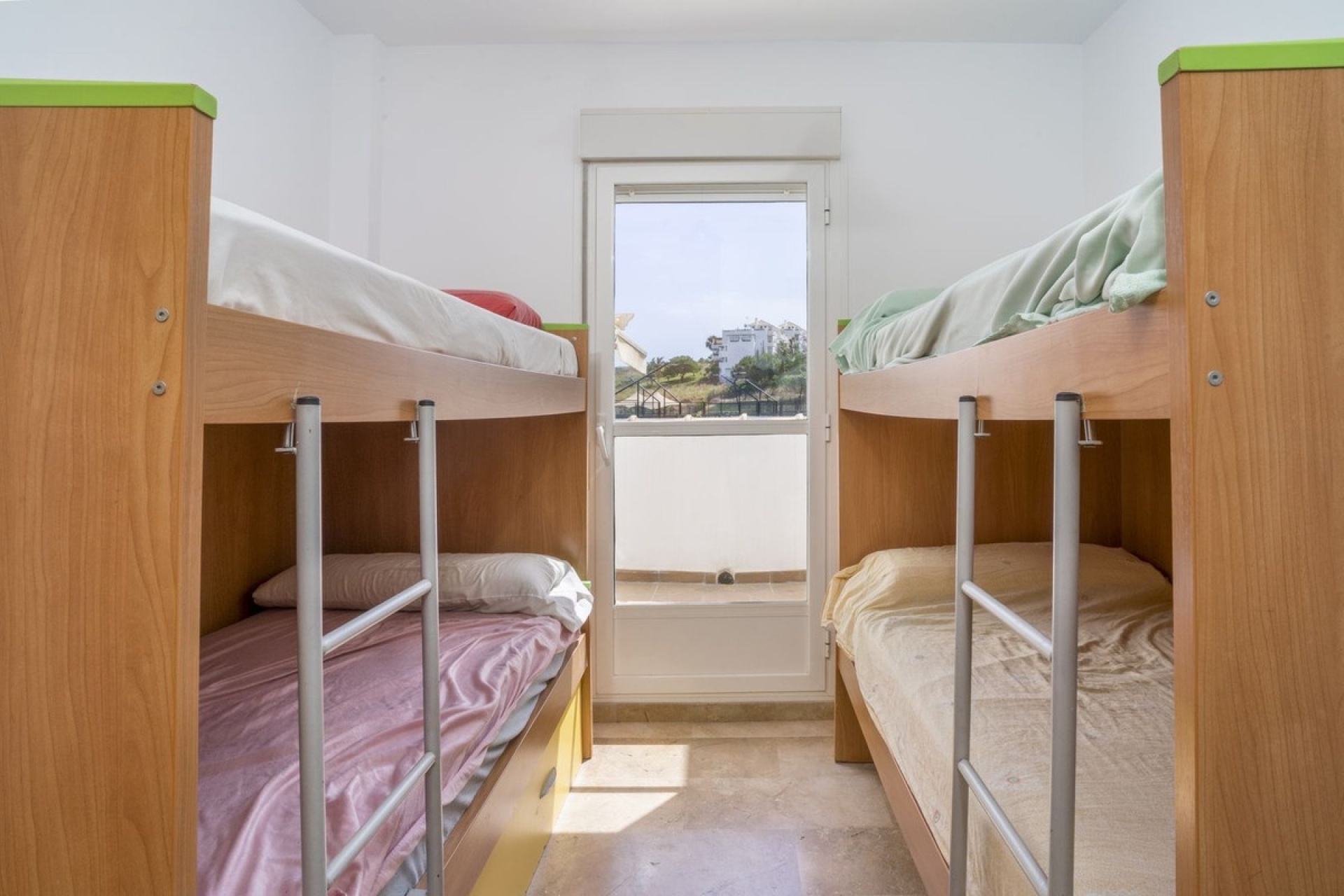 Resale - apartment - Estepona - Selwo