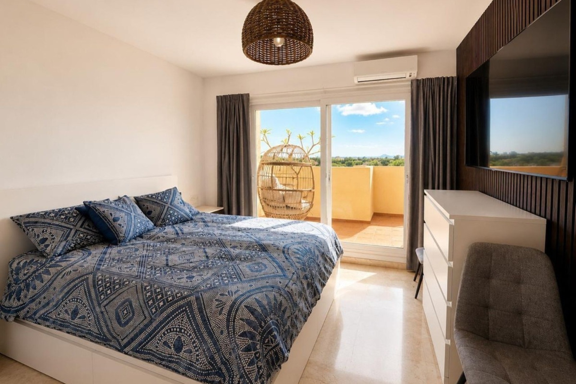 Resale - apartment - Estepona - Selwo