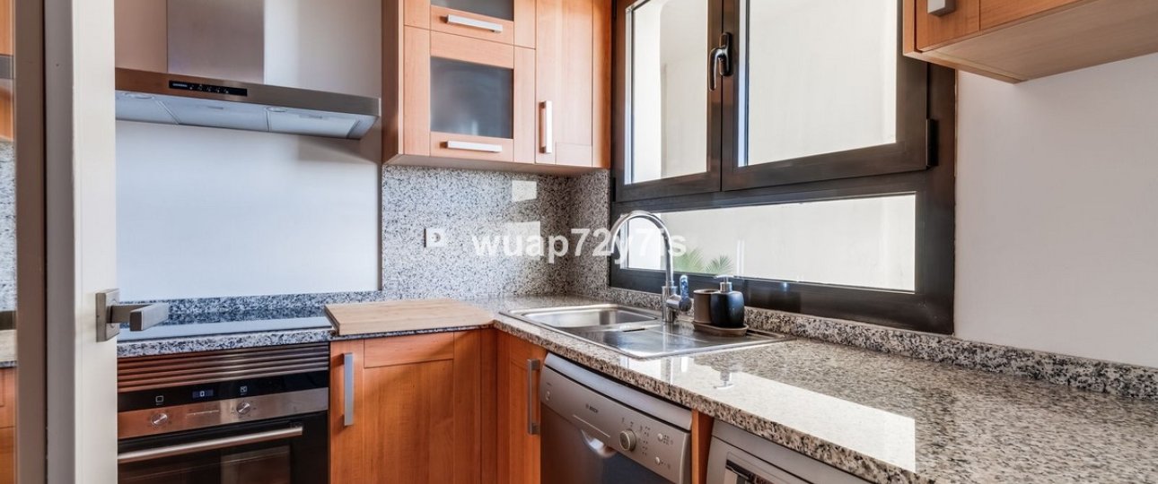 Resale - apartment - Estepona - Selwo
