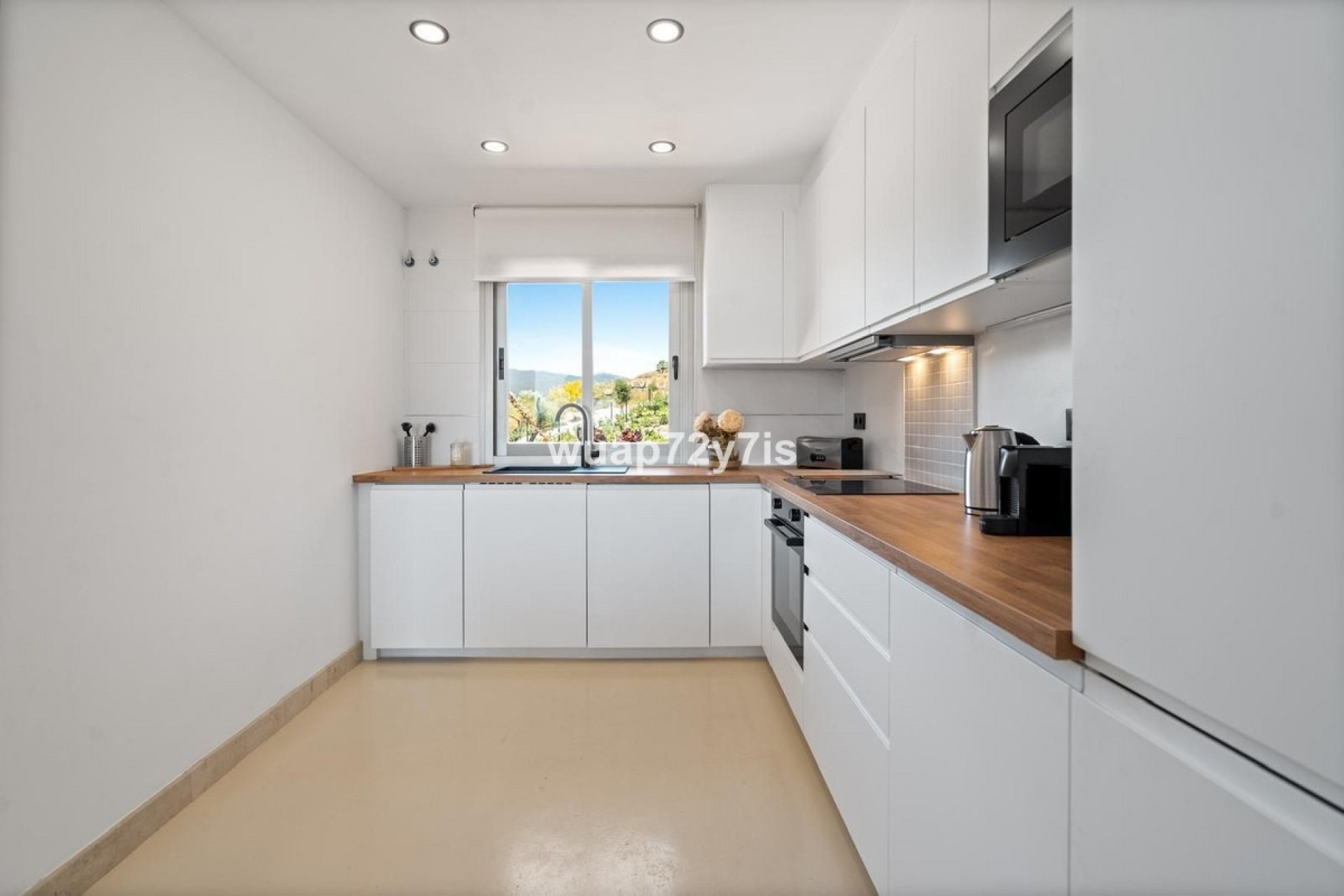 Resale - apartment - Estepona - Selwo