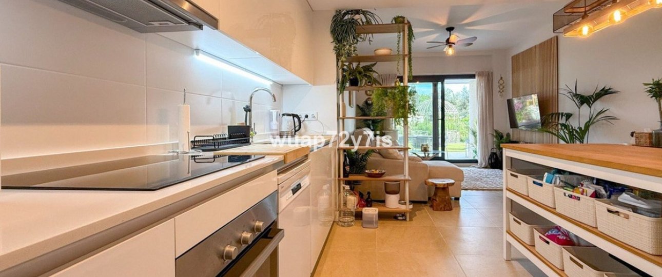 Resale - apartment - Estepona - Selwo