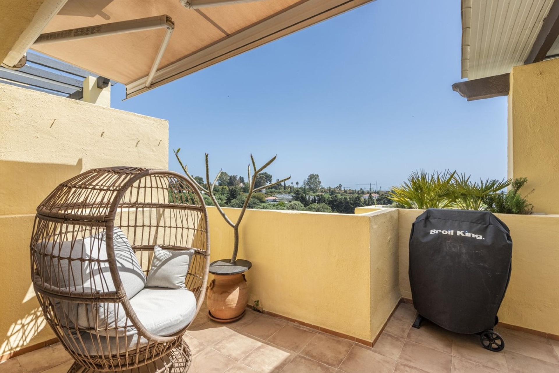 Resale - apartment - Estepona - Selwo