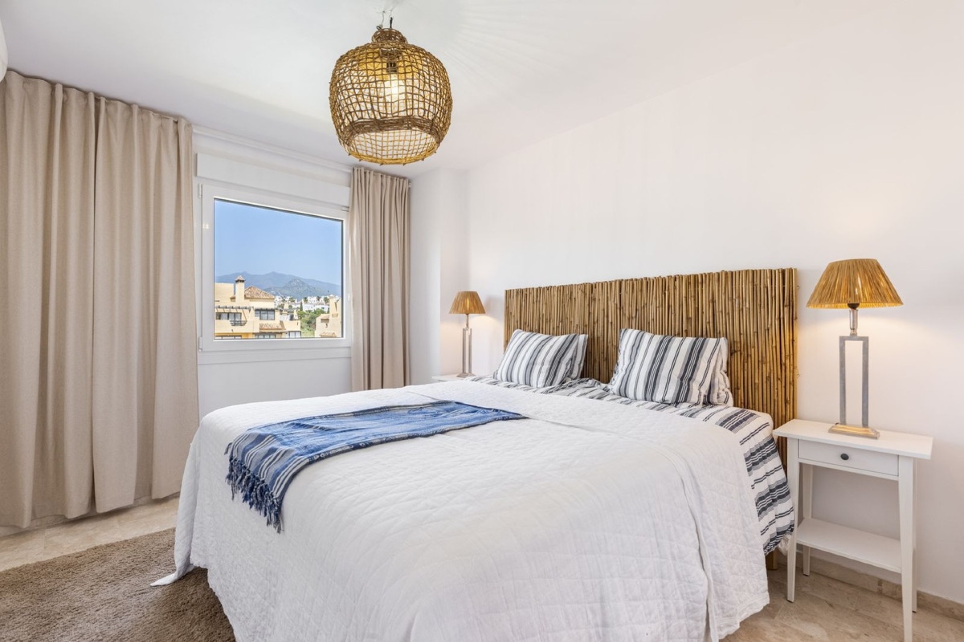Resale - apartment - Estepona - Selwo