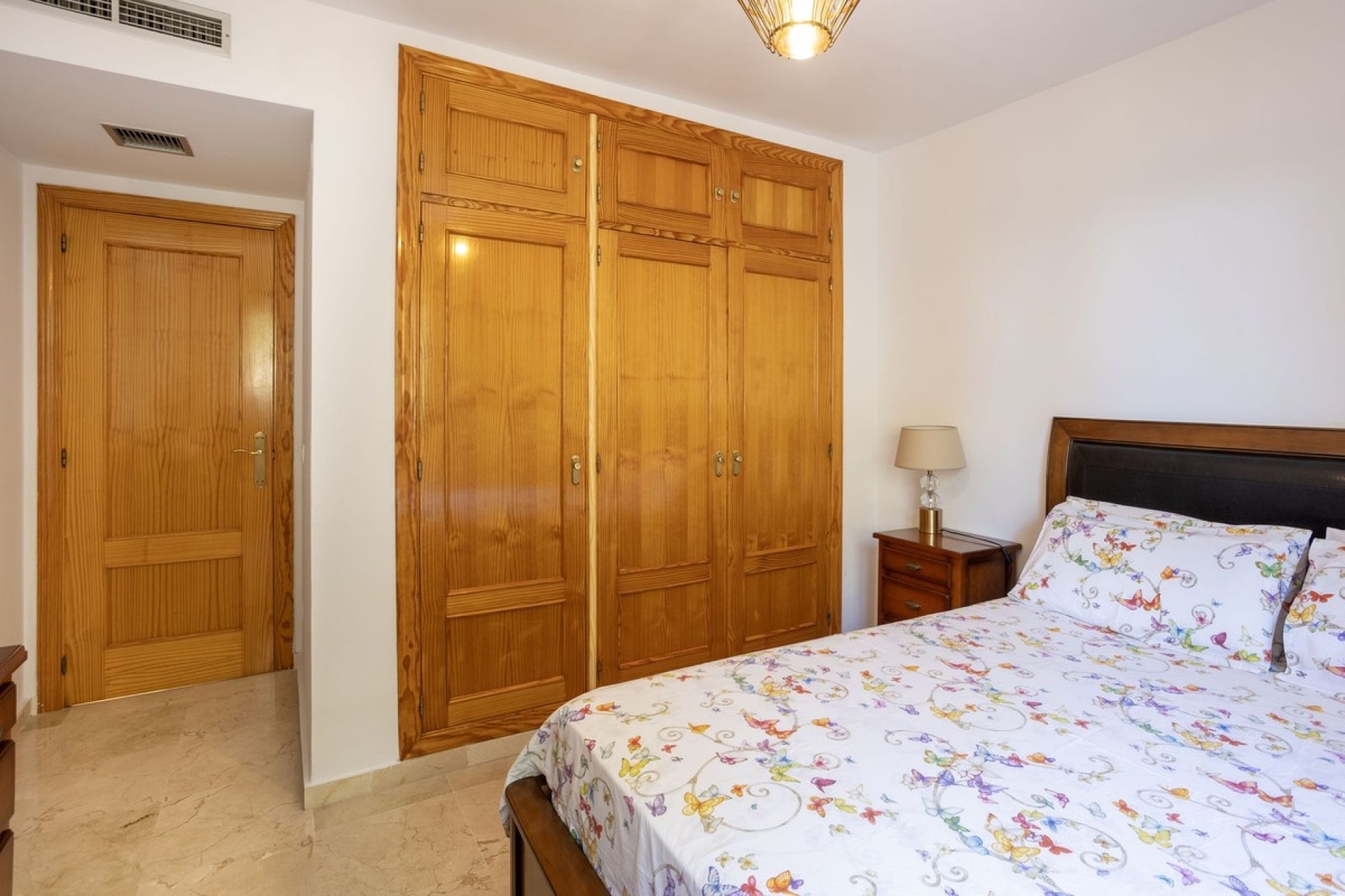 Resale - apartment - Estepona - Selwo