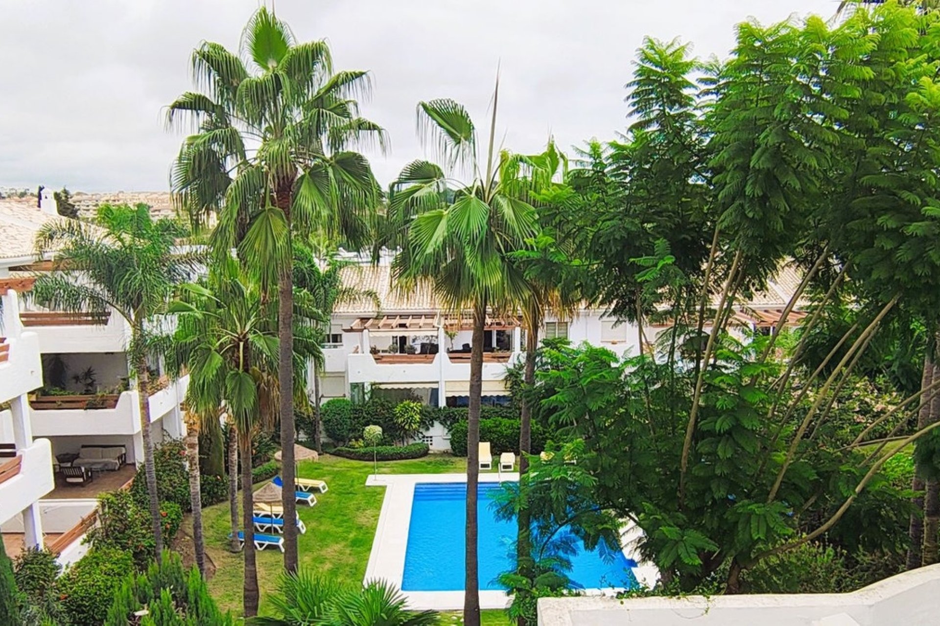 Resale - apartment - Estepona - Selwo