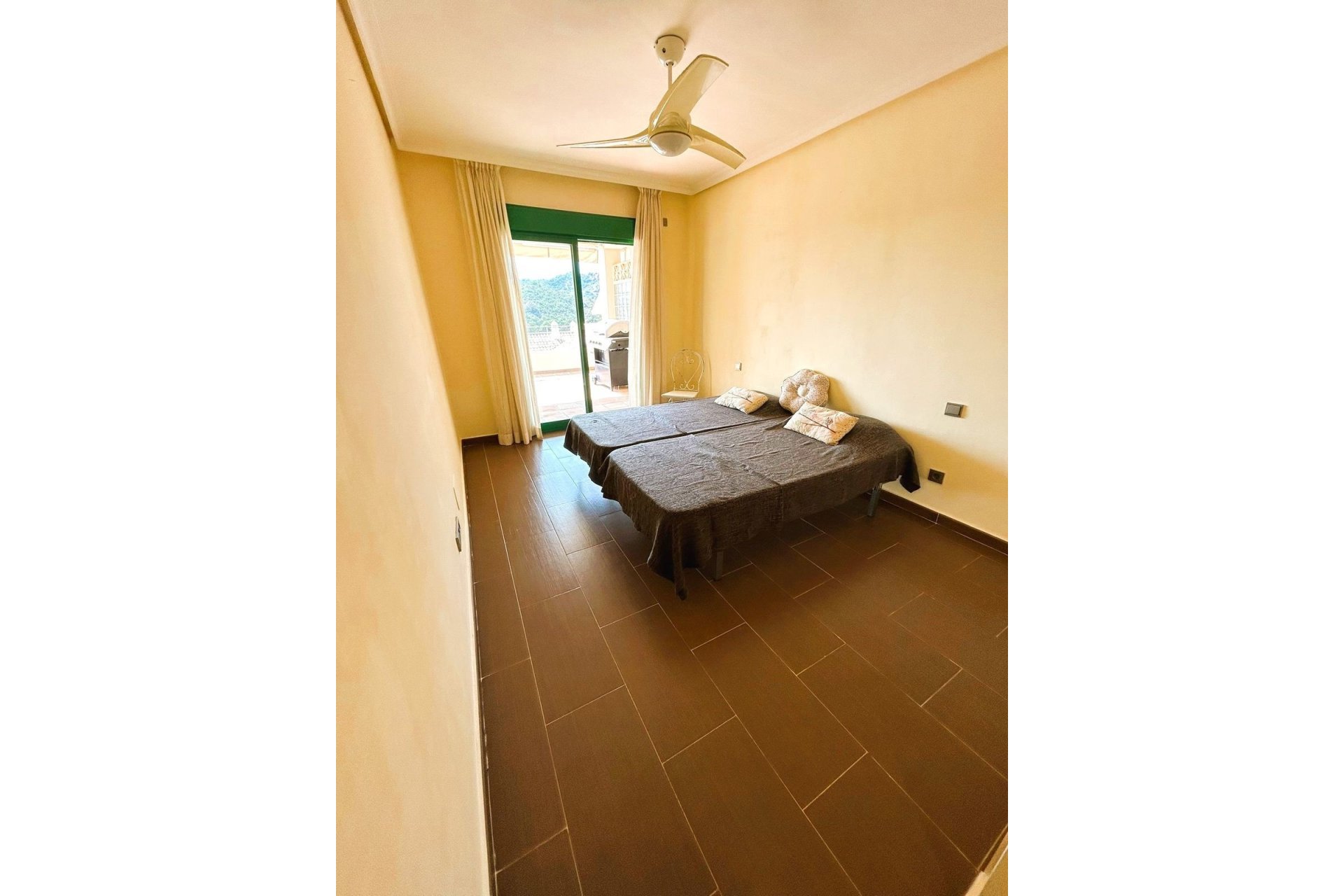 Resale - apartment - Estepona - Selwo