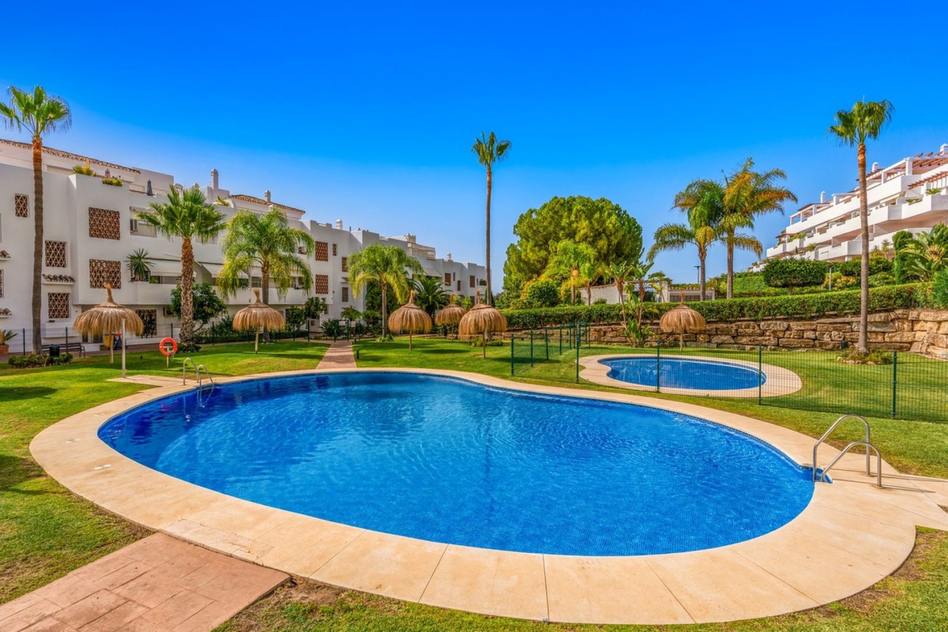 Resale - apartment - Estepona - Selwo