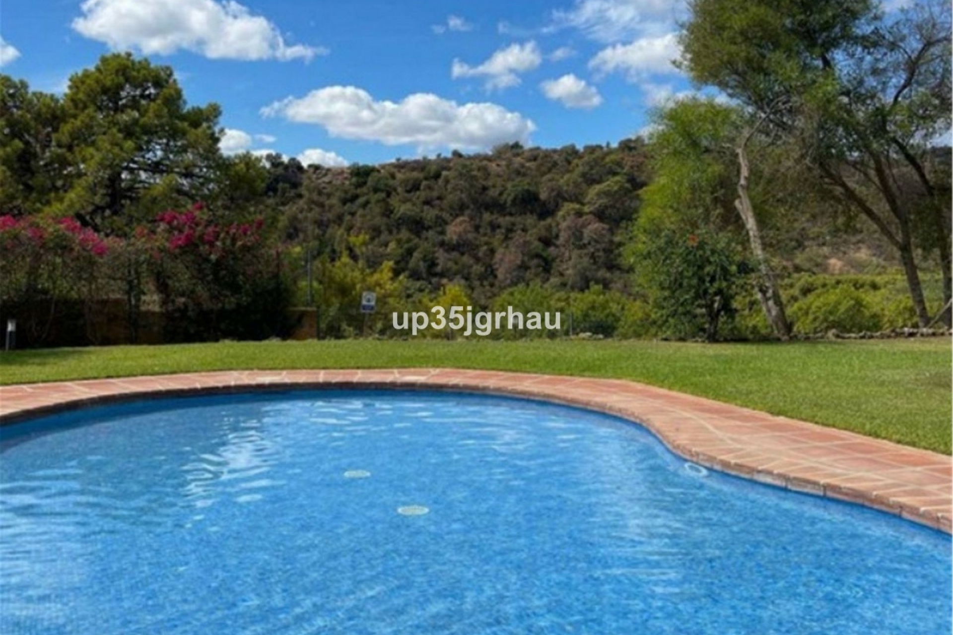 Resale - apartment - Estepona - Selwo