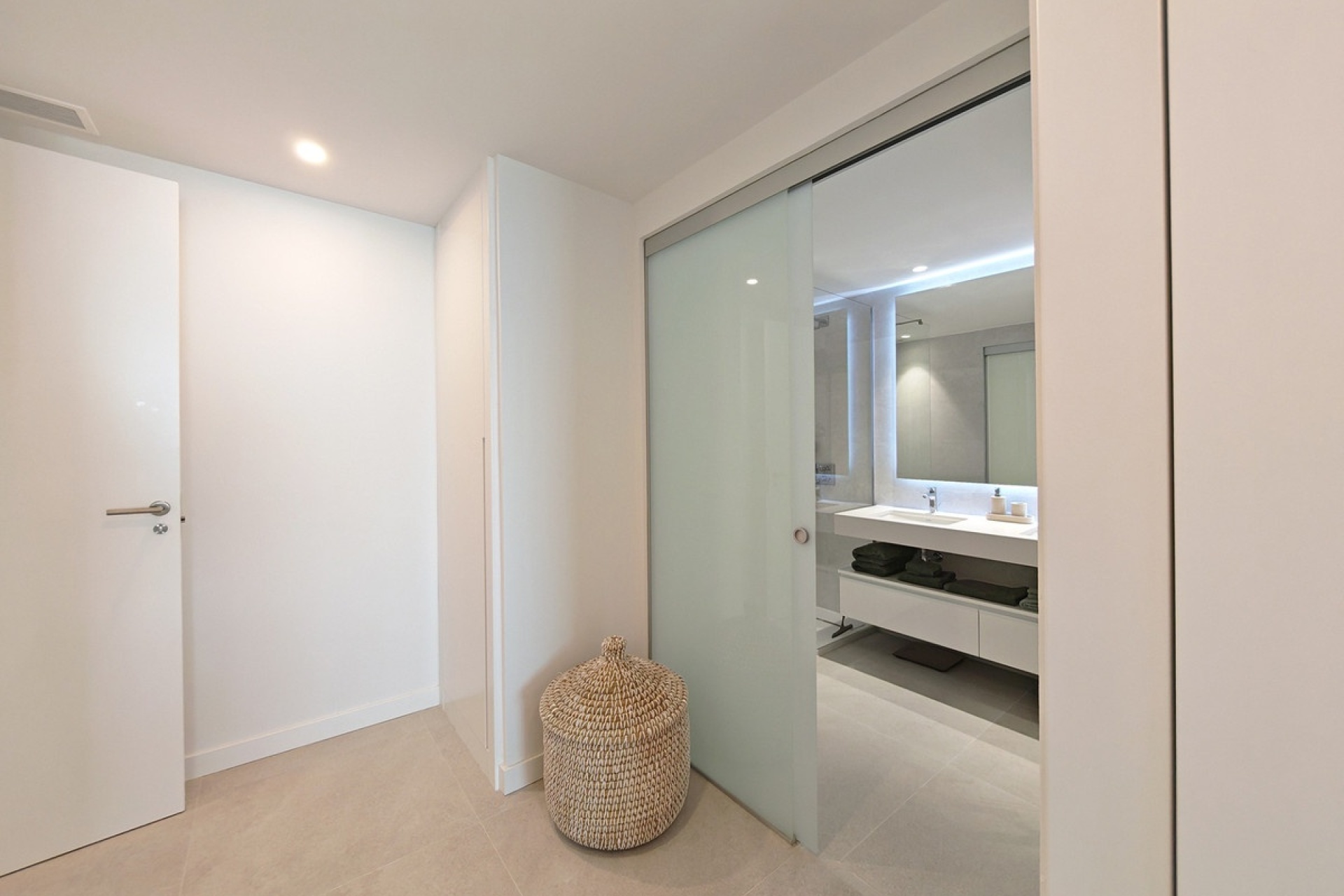 Resale - apartment - Estepona - Selwo