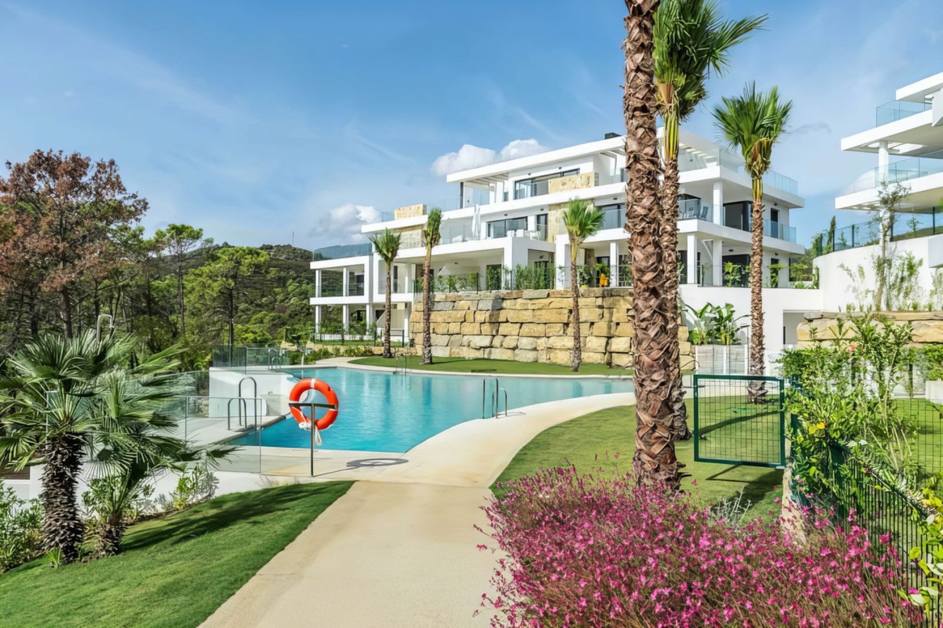 Resale - apartment - Estepona - Selwo