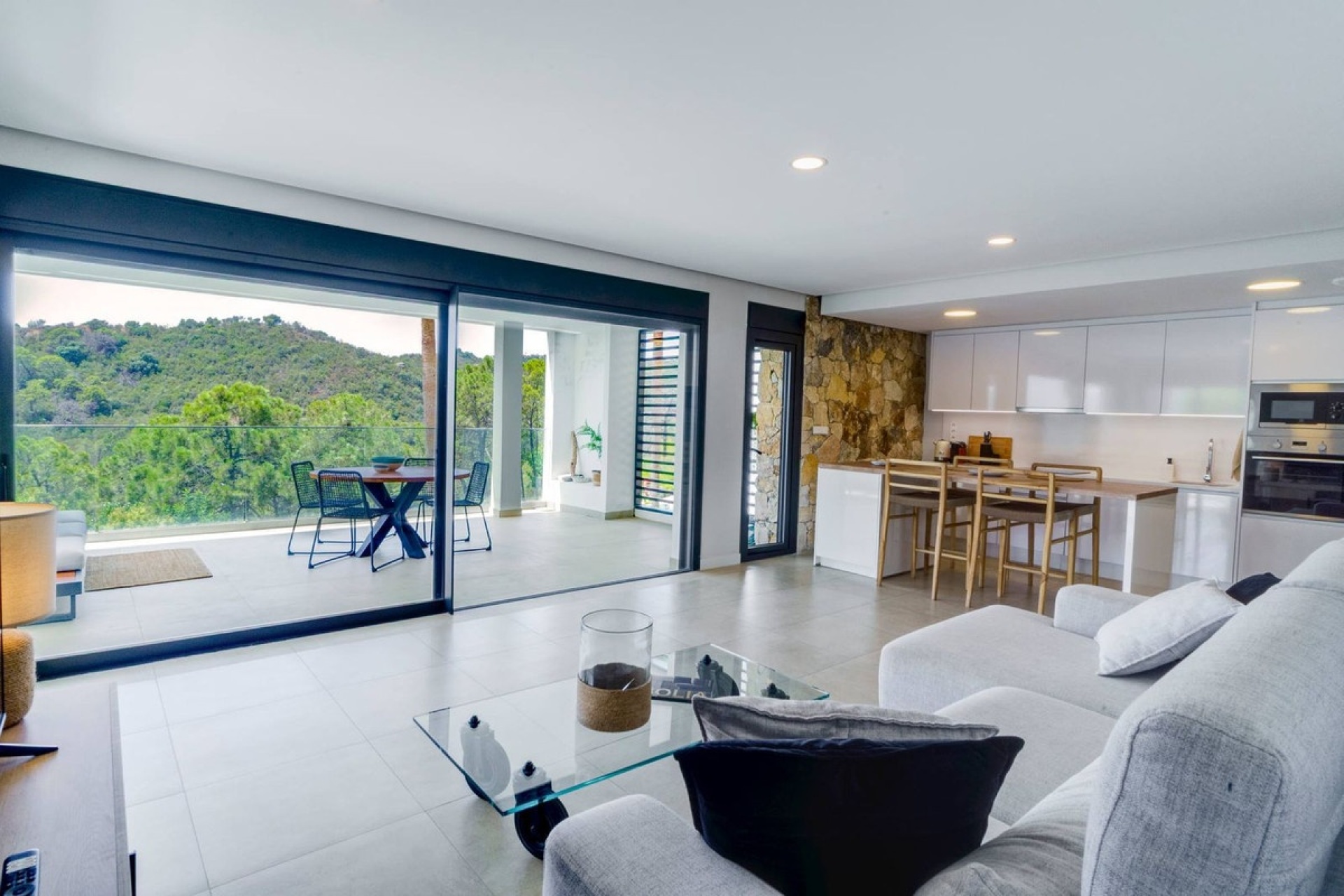 Resale - apartment - Estepona - Selwo