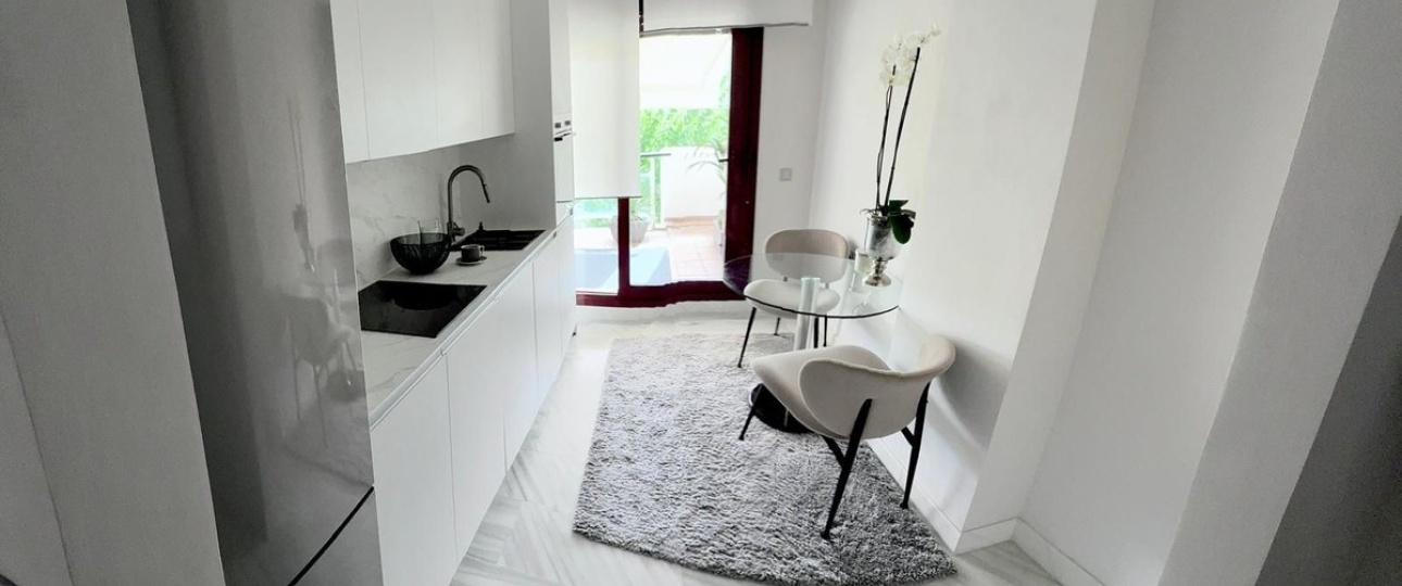 Resale - apartment - Estepona - Selwo