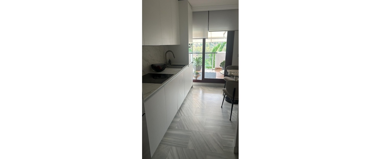 Resale - apartment - Estepona - Selwo