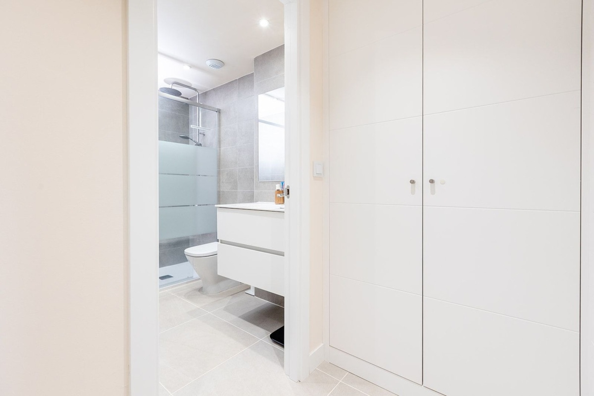 Resale - apartment - Estepona - Selwo