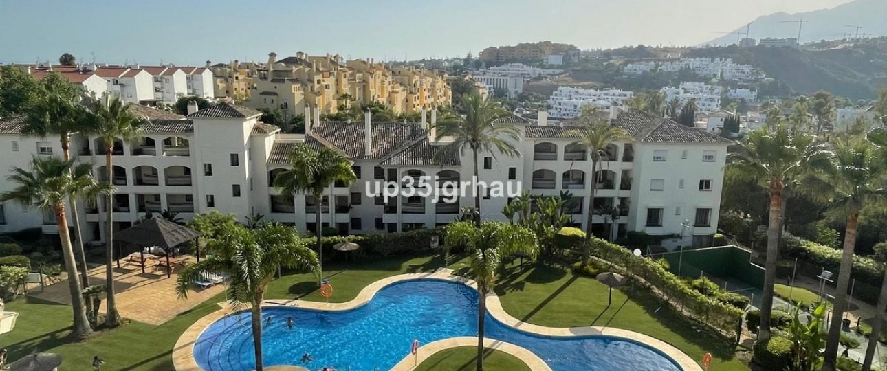 Resale - apartment - Estepona - Selwo