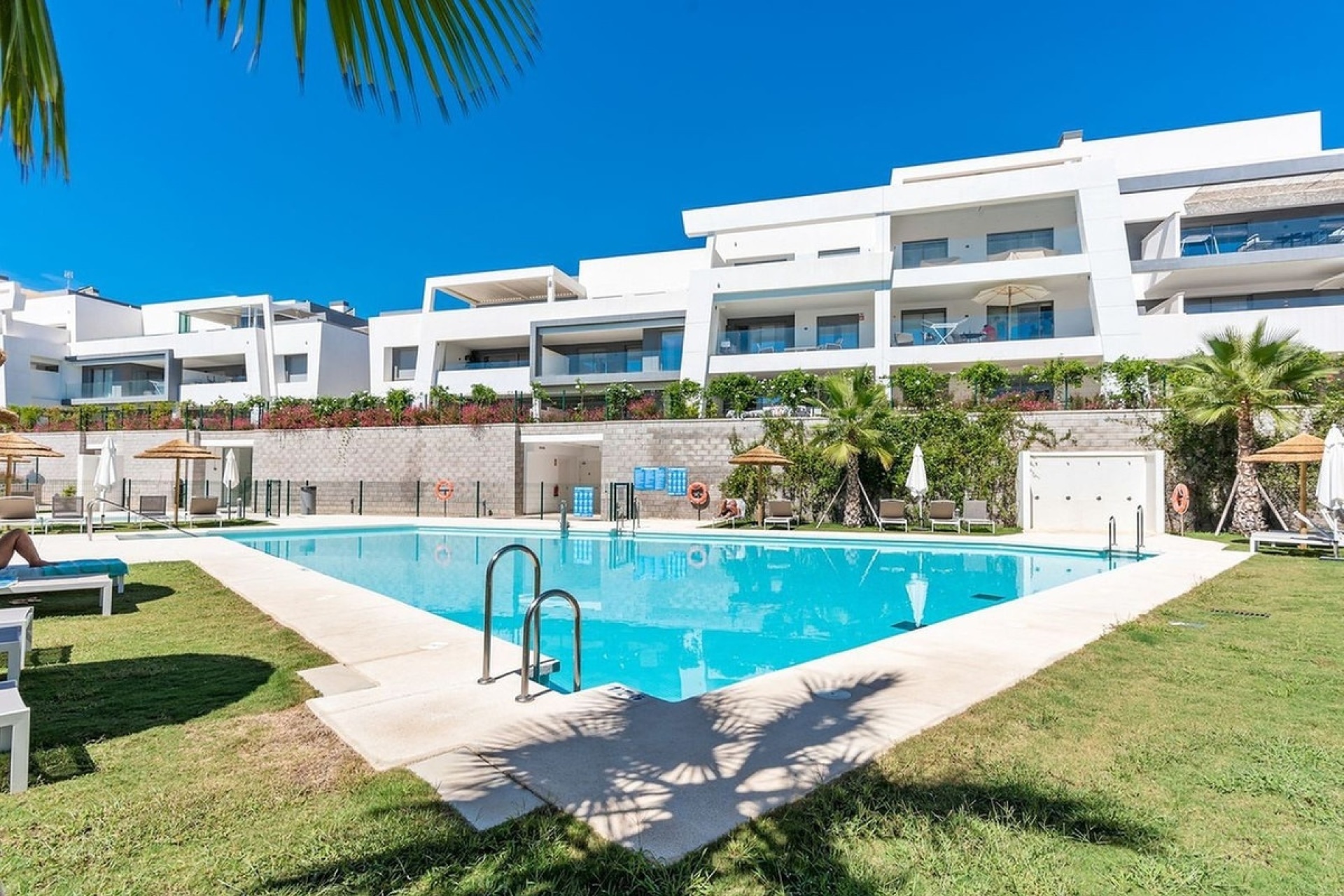 Resale - apartment - Estepona - Selwo