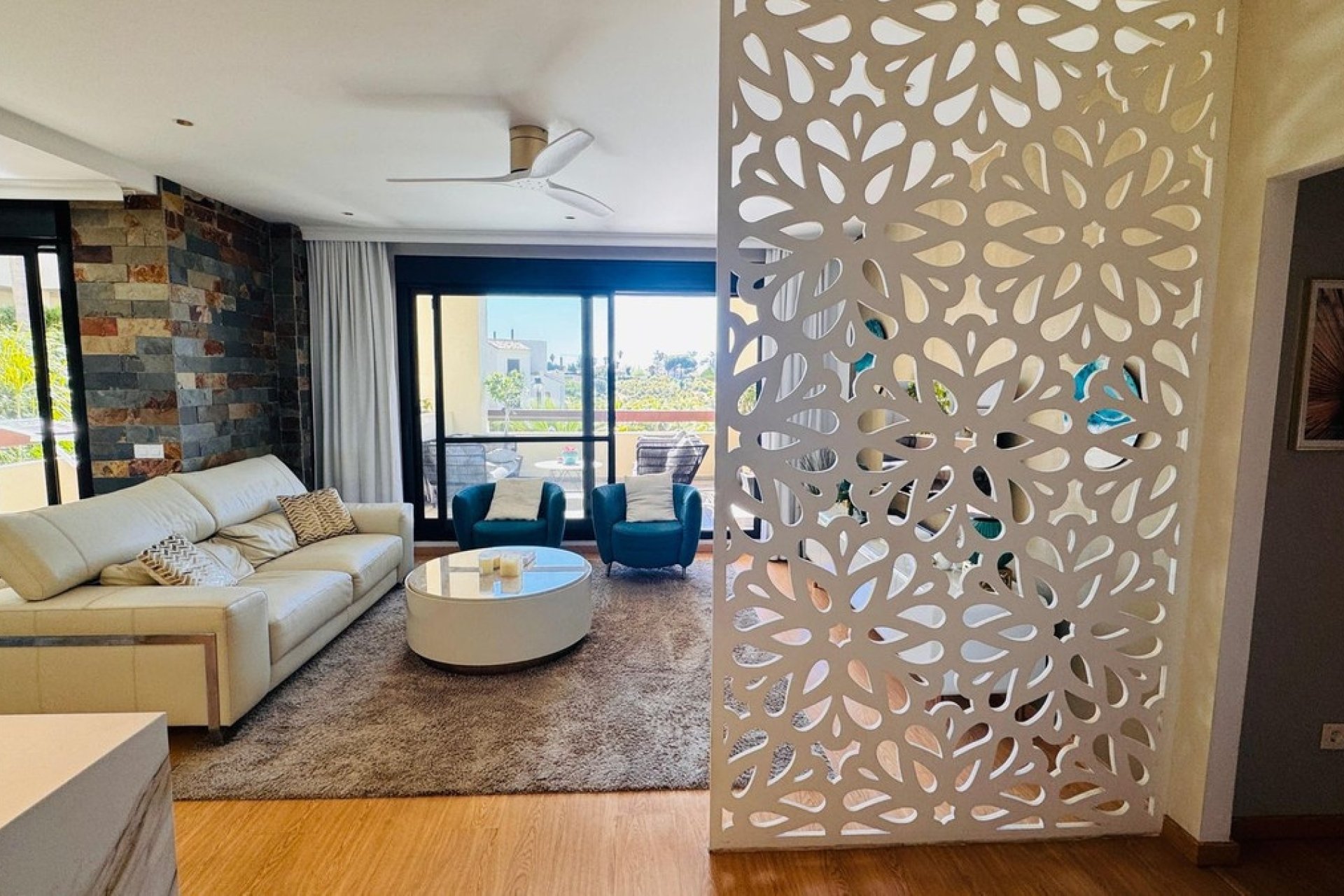 Resale - apartment - Estepona - Selwo