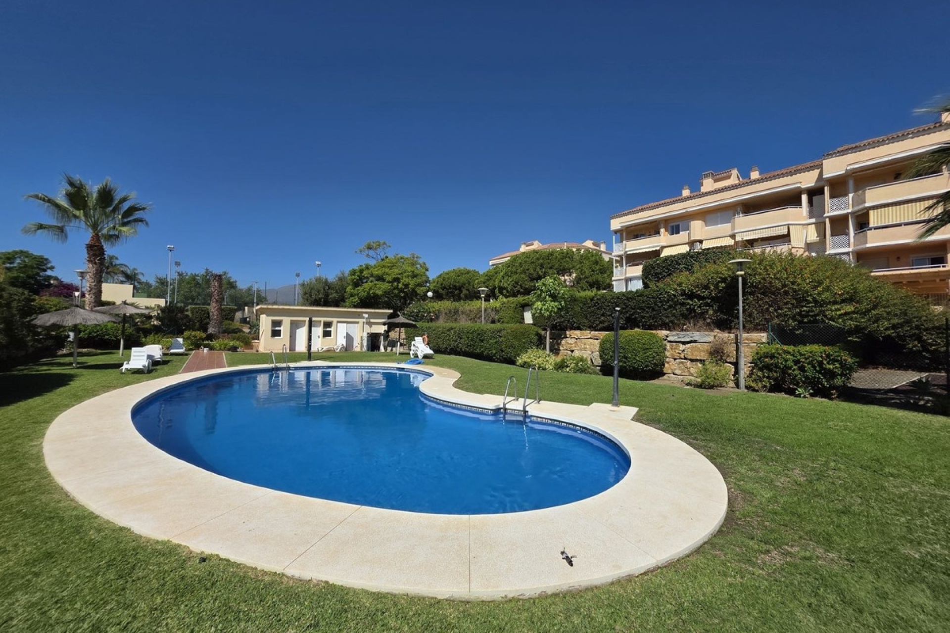 Resale - apartment - Estepona - Selwo