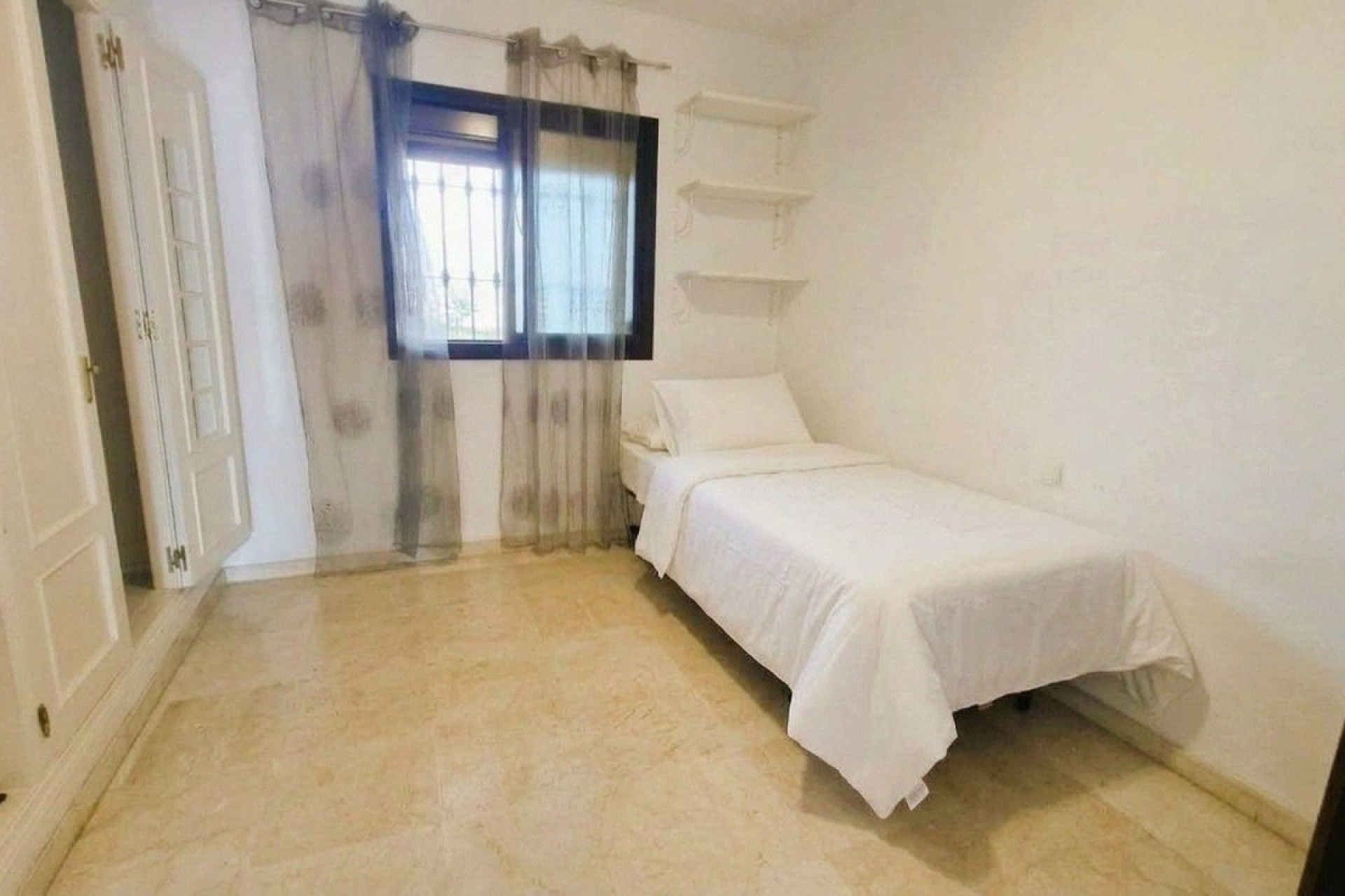 Resale - apartment - Estepona - Selwo