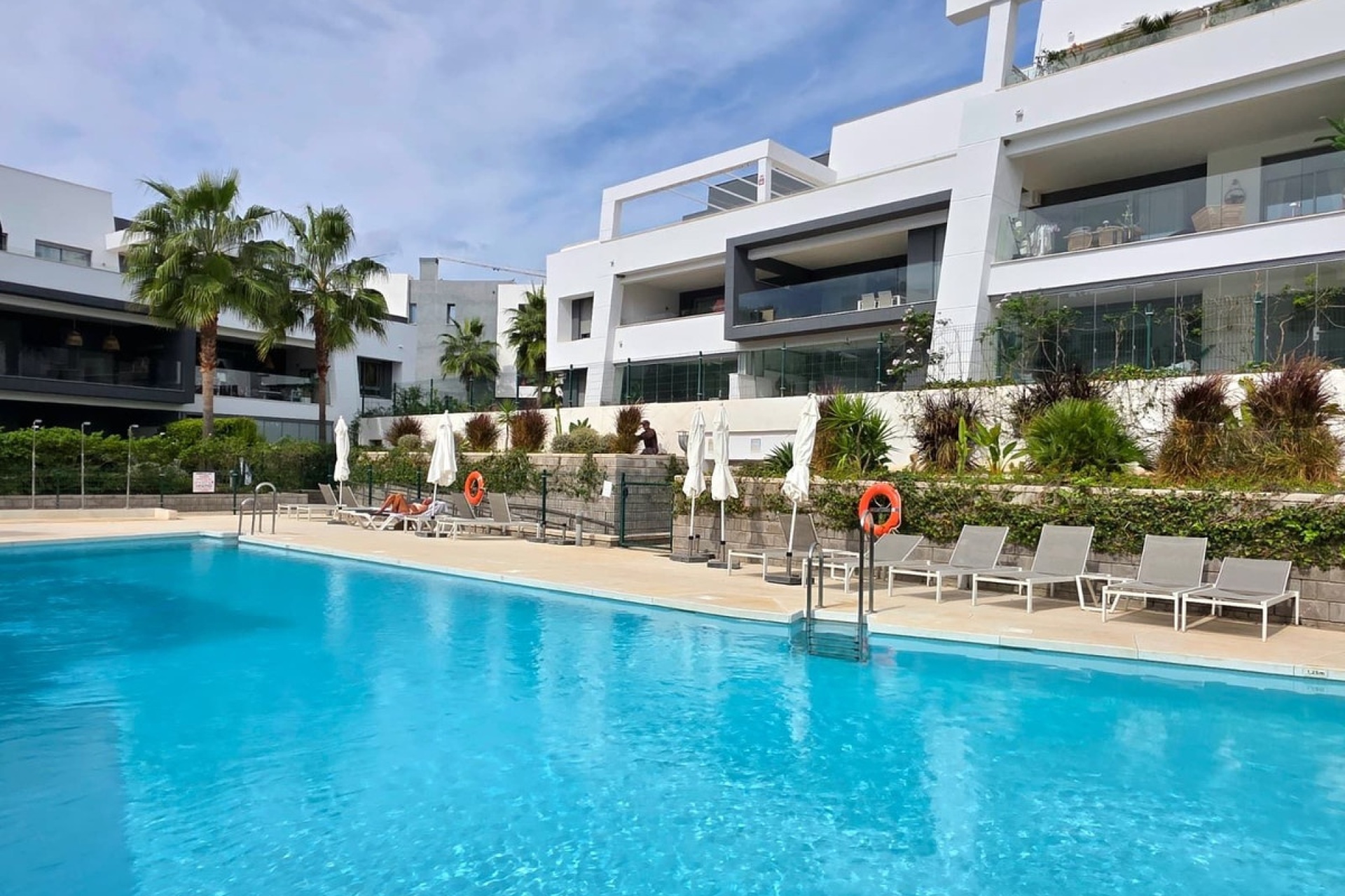 Resale - apartment - Estepona - Selwo