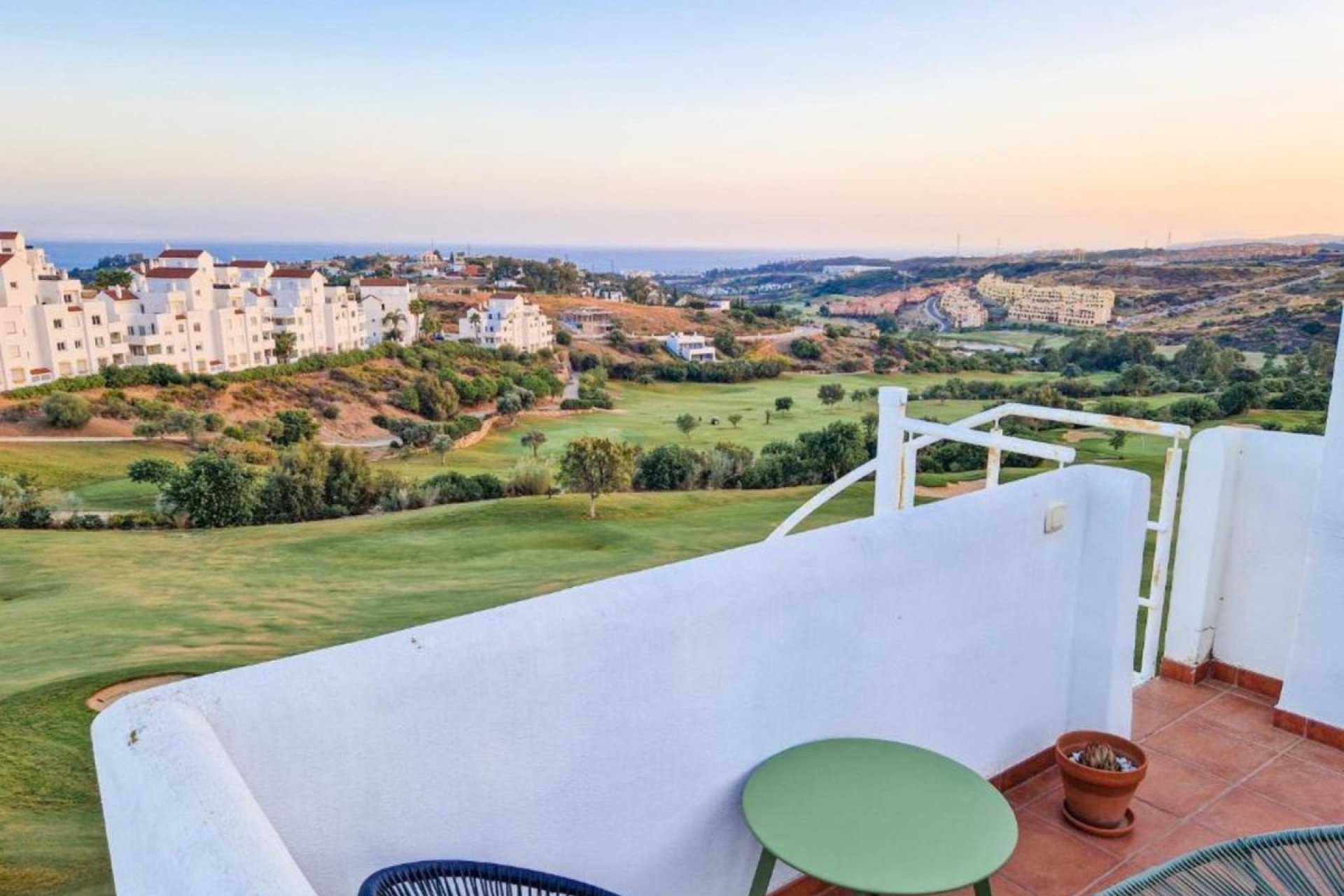 Resale - apartment - Estepona - Valle Romano