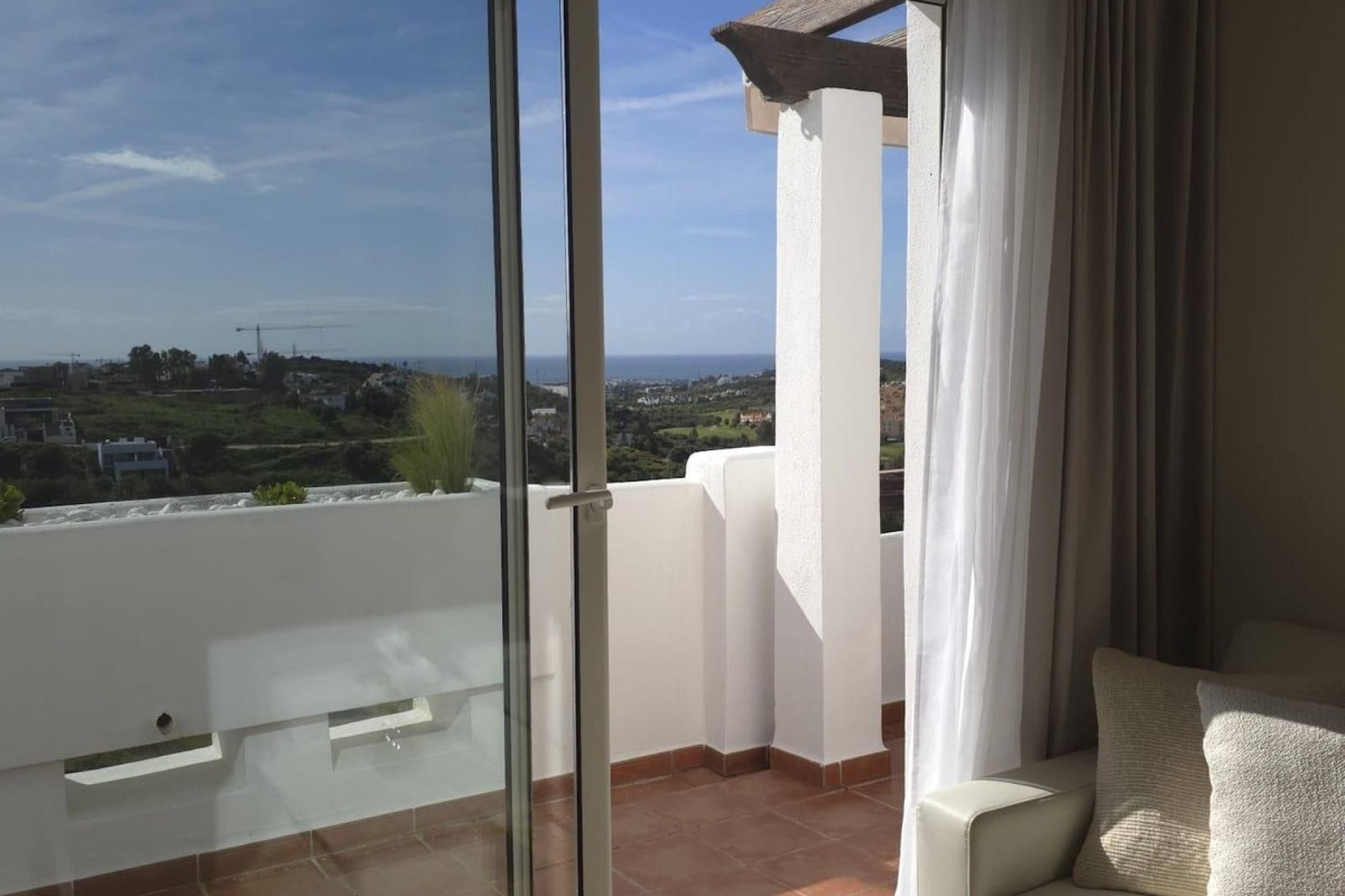 Resale - apartment - Estepona - Valle Romano