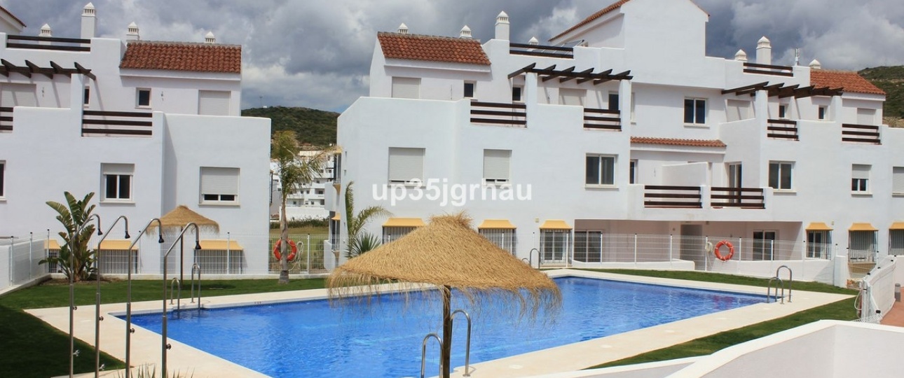 Resale - apartment - Estepona - Valle Romano