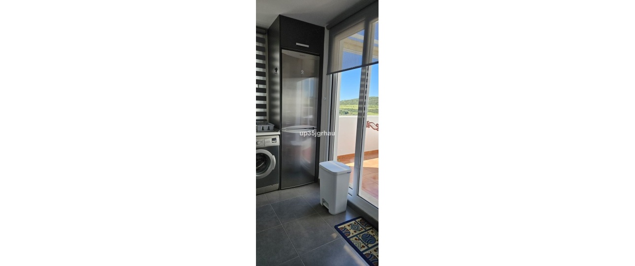 Resale - apartment - Estepona - Valle Romano