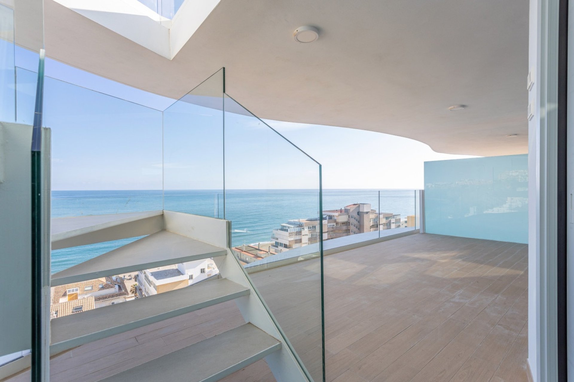 Resale - apartment - Fuengirola - Carvajal
