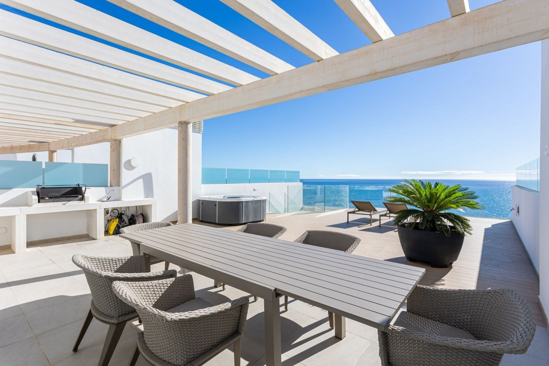 Resale - apartment - Fuengirola - Carvajal