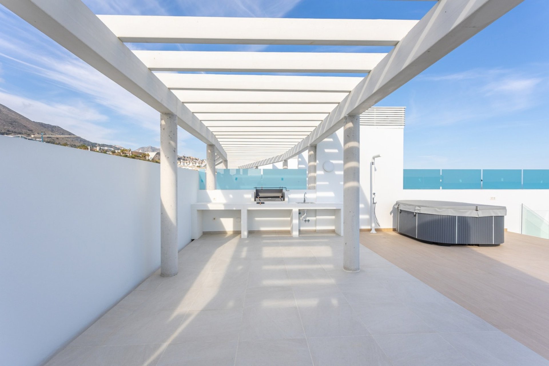 Resale - apartment - Fuengirola - Carvajal