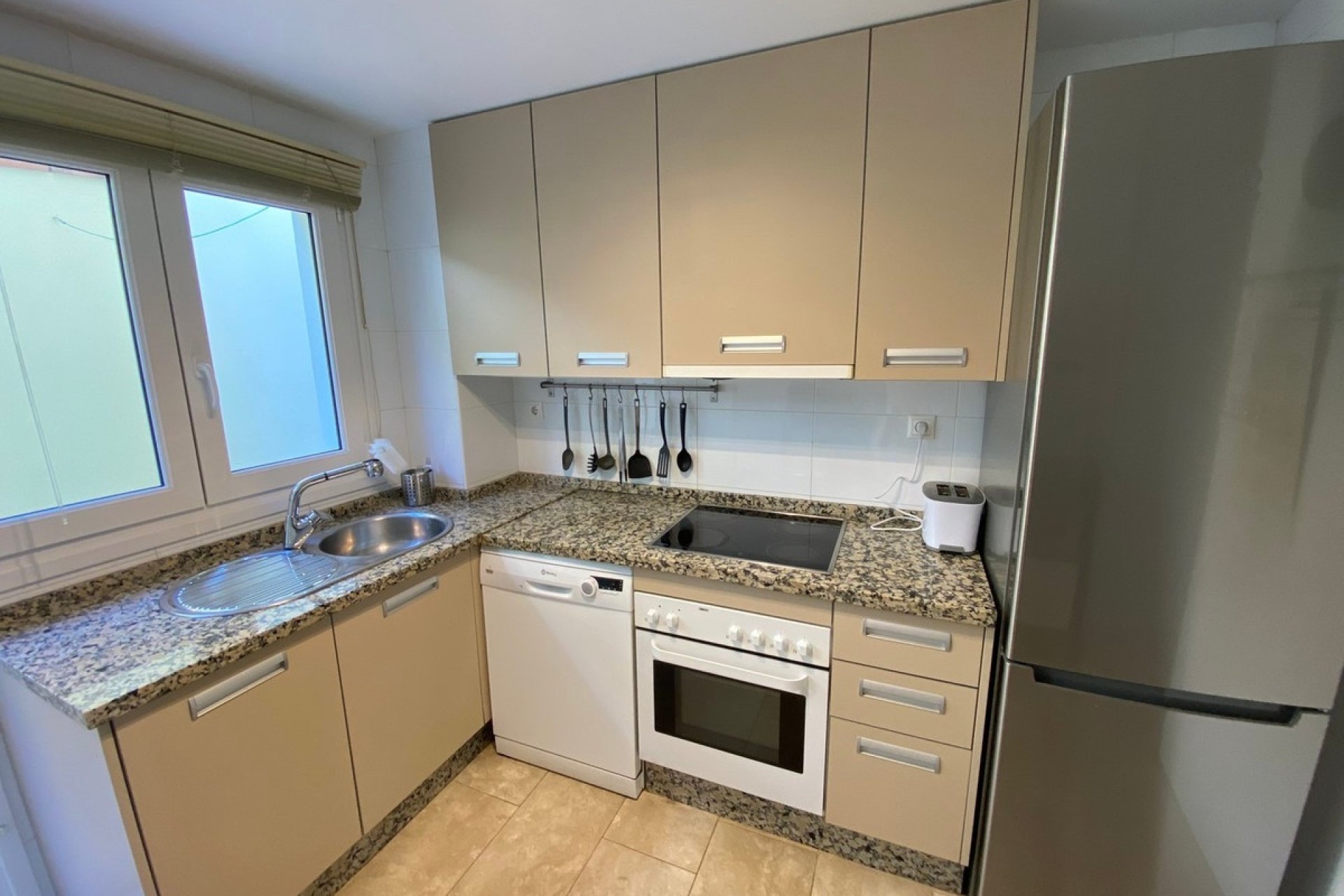 Resale - apartment - Fuengirola - Carvajal