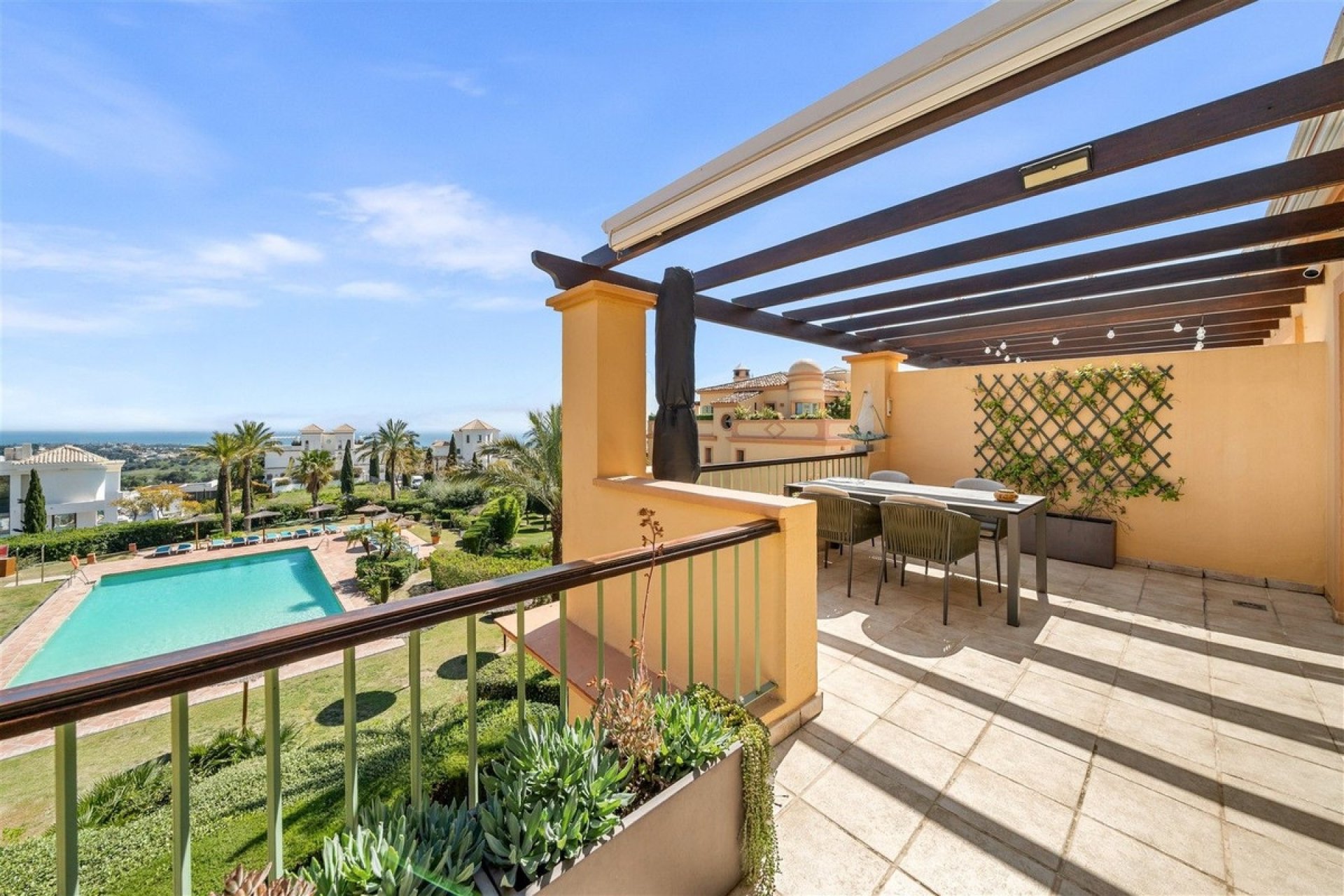 Resale - apartment - Málaga - Los Flamingos