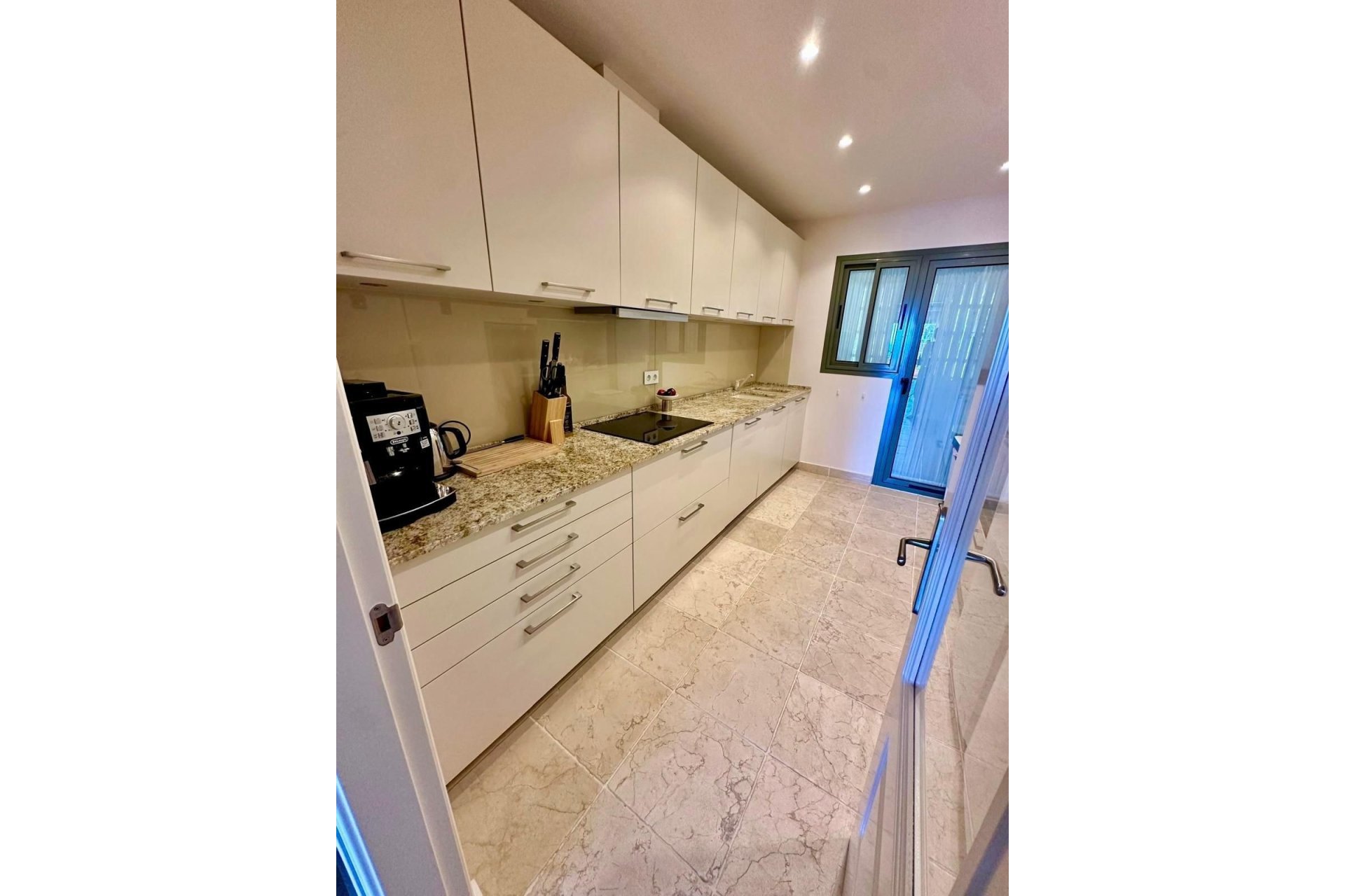 Resale - apartment - Málaga - Los Flamingos