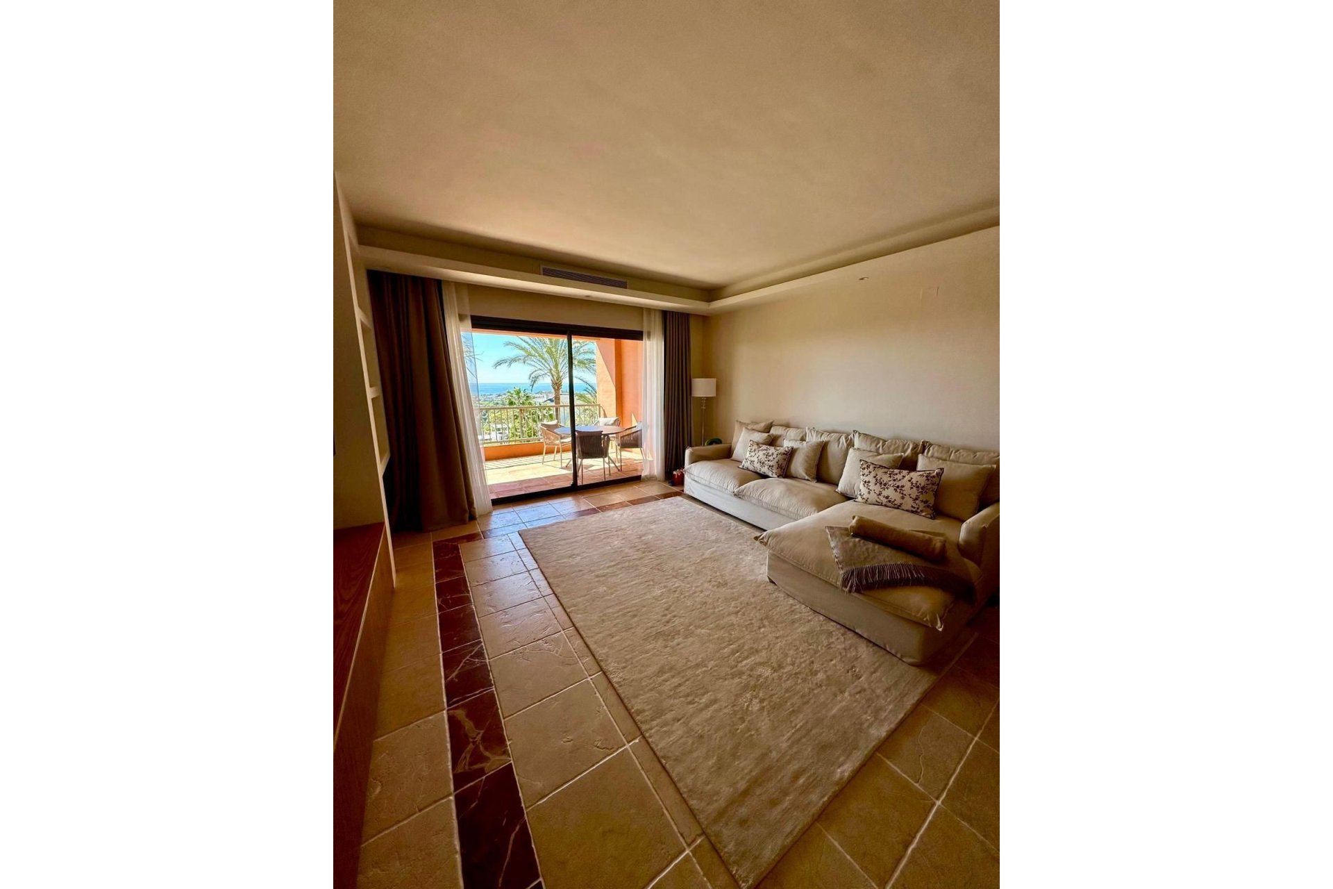 Resale - apartment - Málaga - Los Flamingos