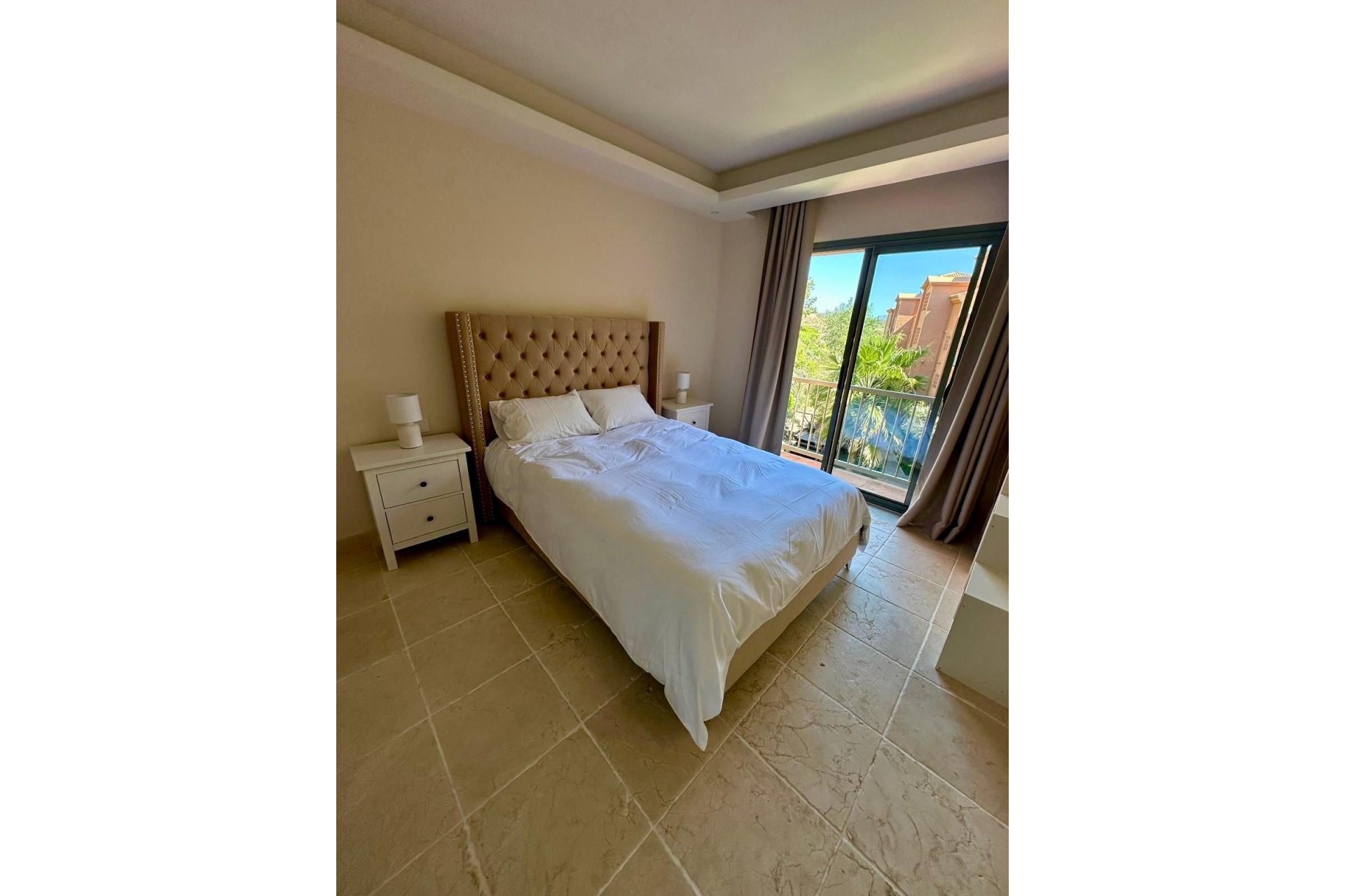 Resale - apartment - Málaga - Los Flamingos