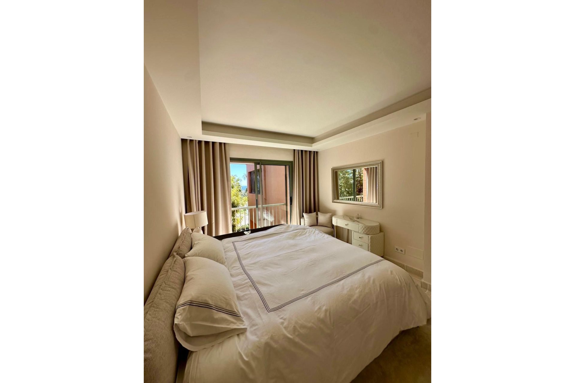 Resale - apartment - Málaga - Los Flamingos