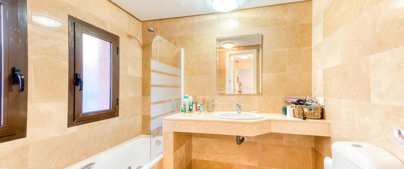 Resale - apartment - Manilva - La Duquesa