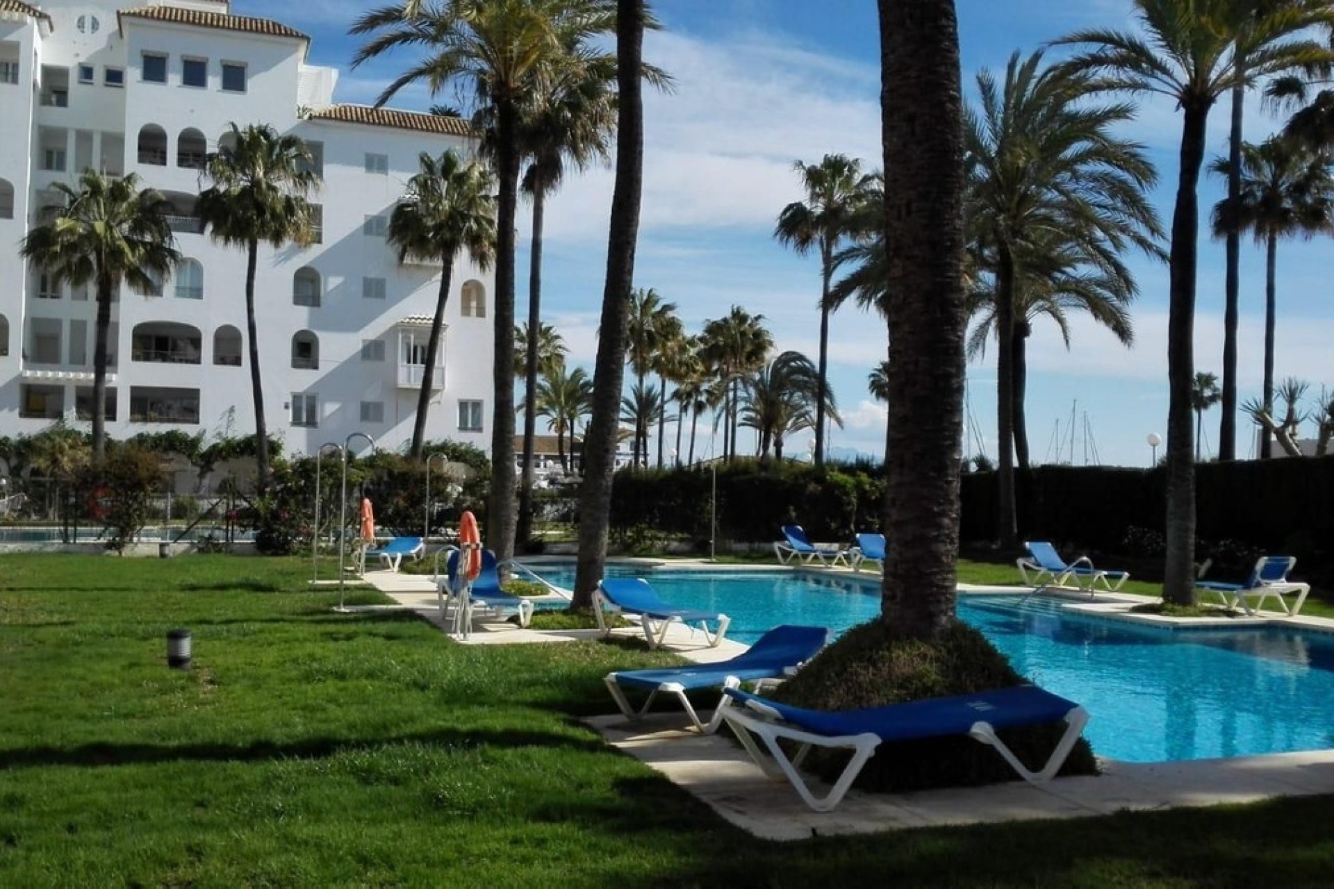 Resale - apartment - Manilva - La Duquesa
