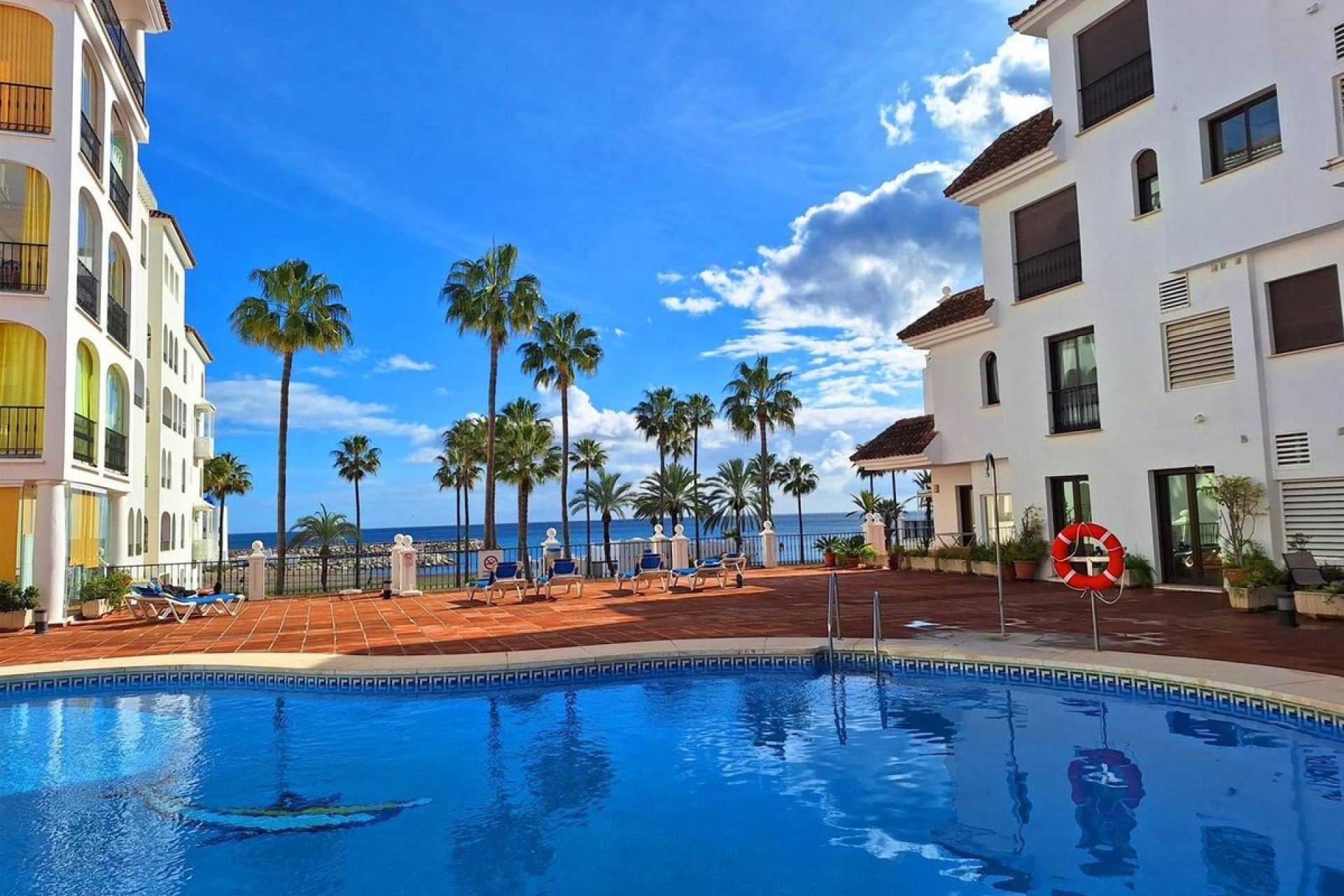 Resale - apartment - Manilva - La Duquesa
