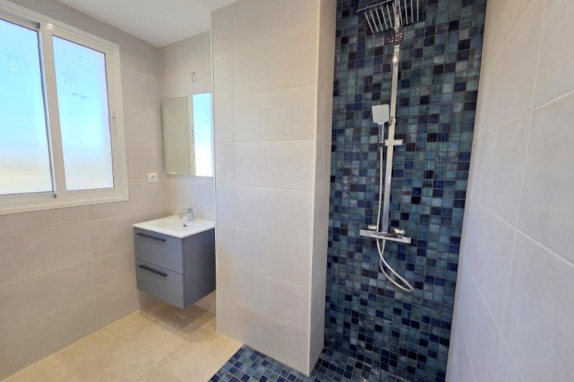 Resale - apartment - Manilva - La Duquesa