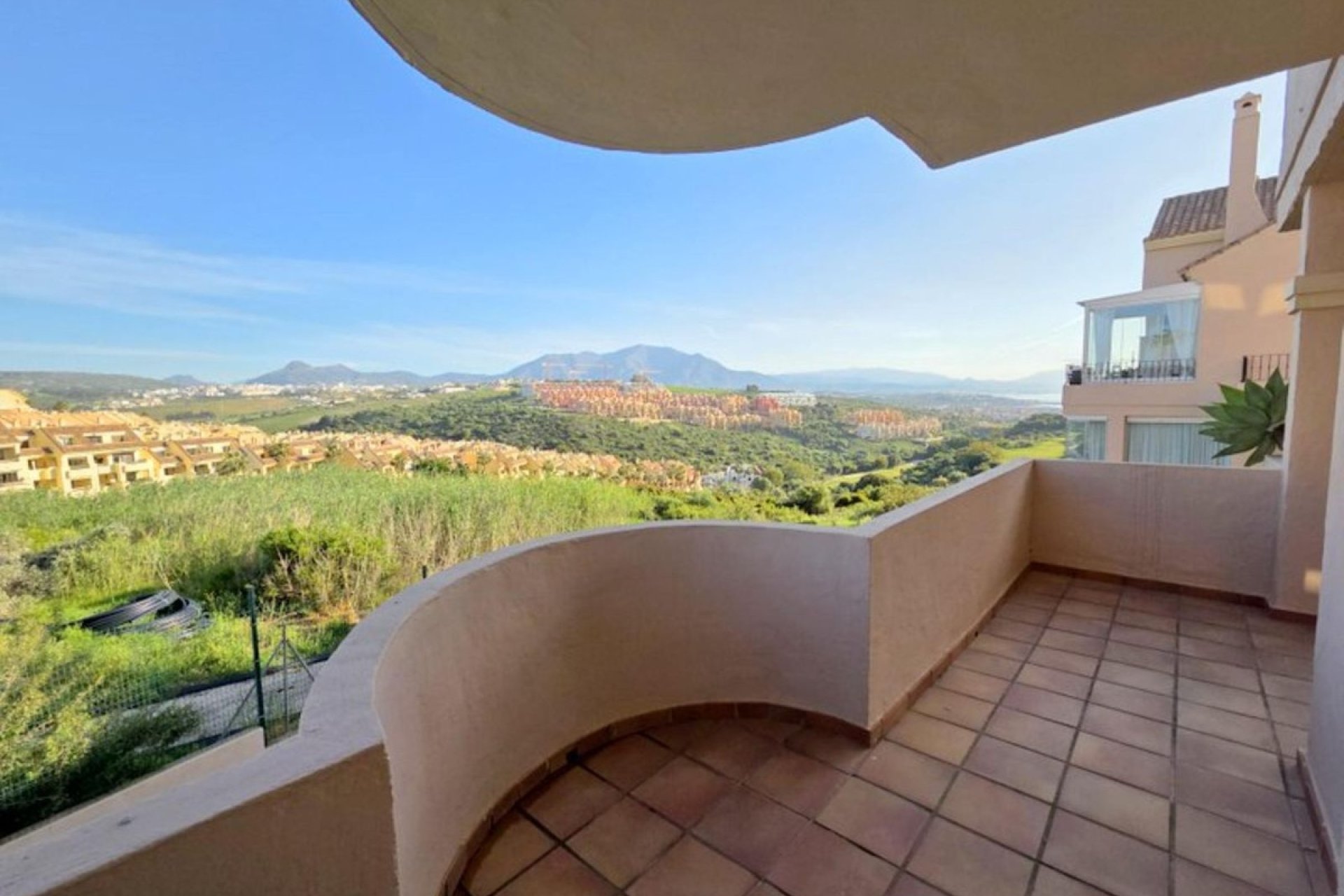 Resale - apartment - Manilva - La Duquesa