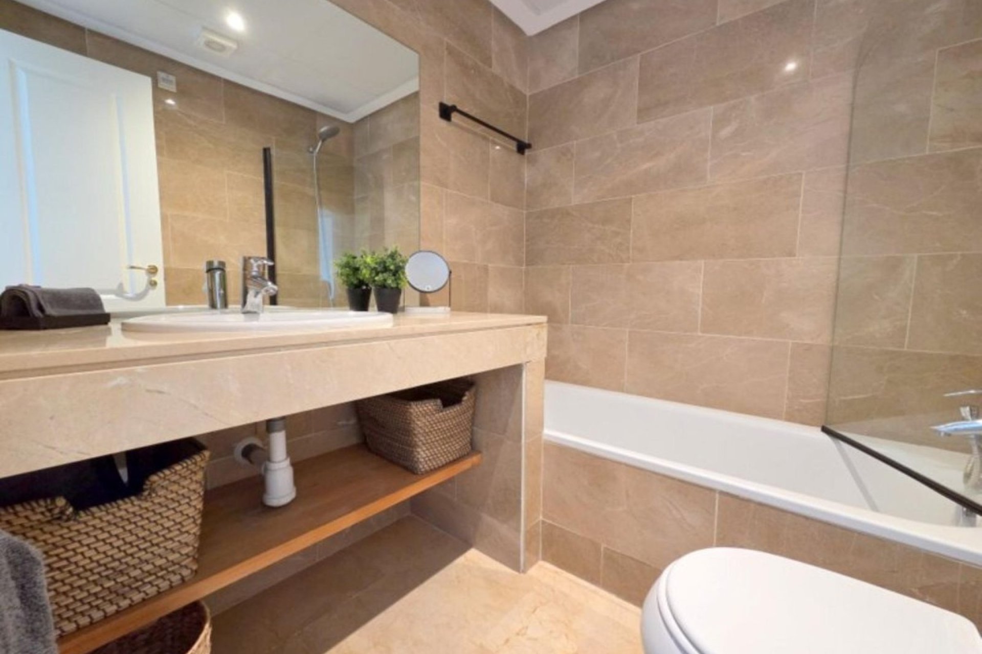 Resale - apartment - Manilva - La Duquesa