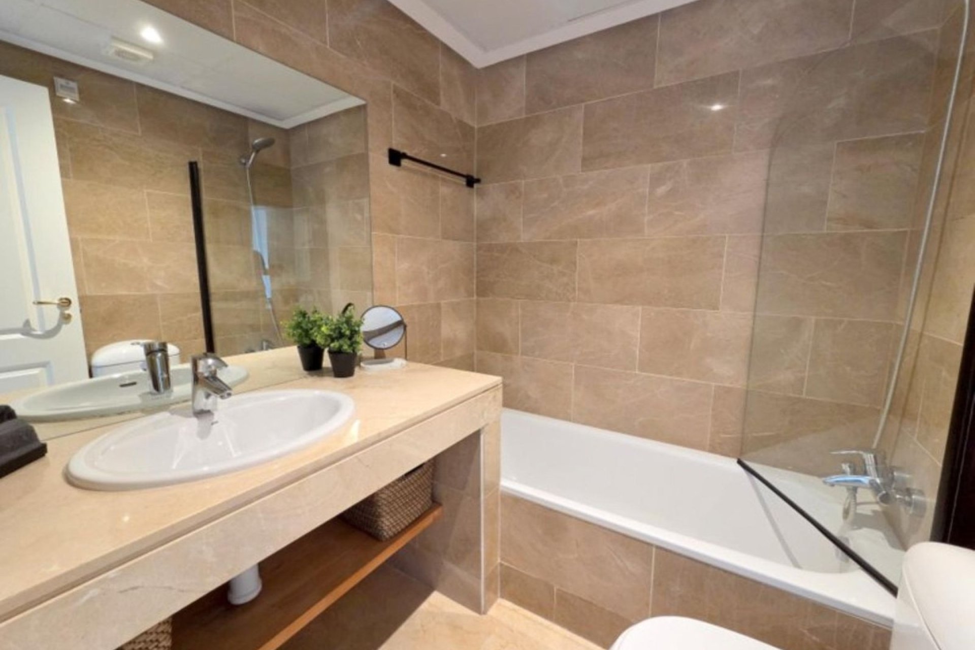 Resale - apartment - Manilva - La Duquesa
