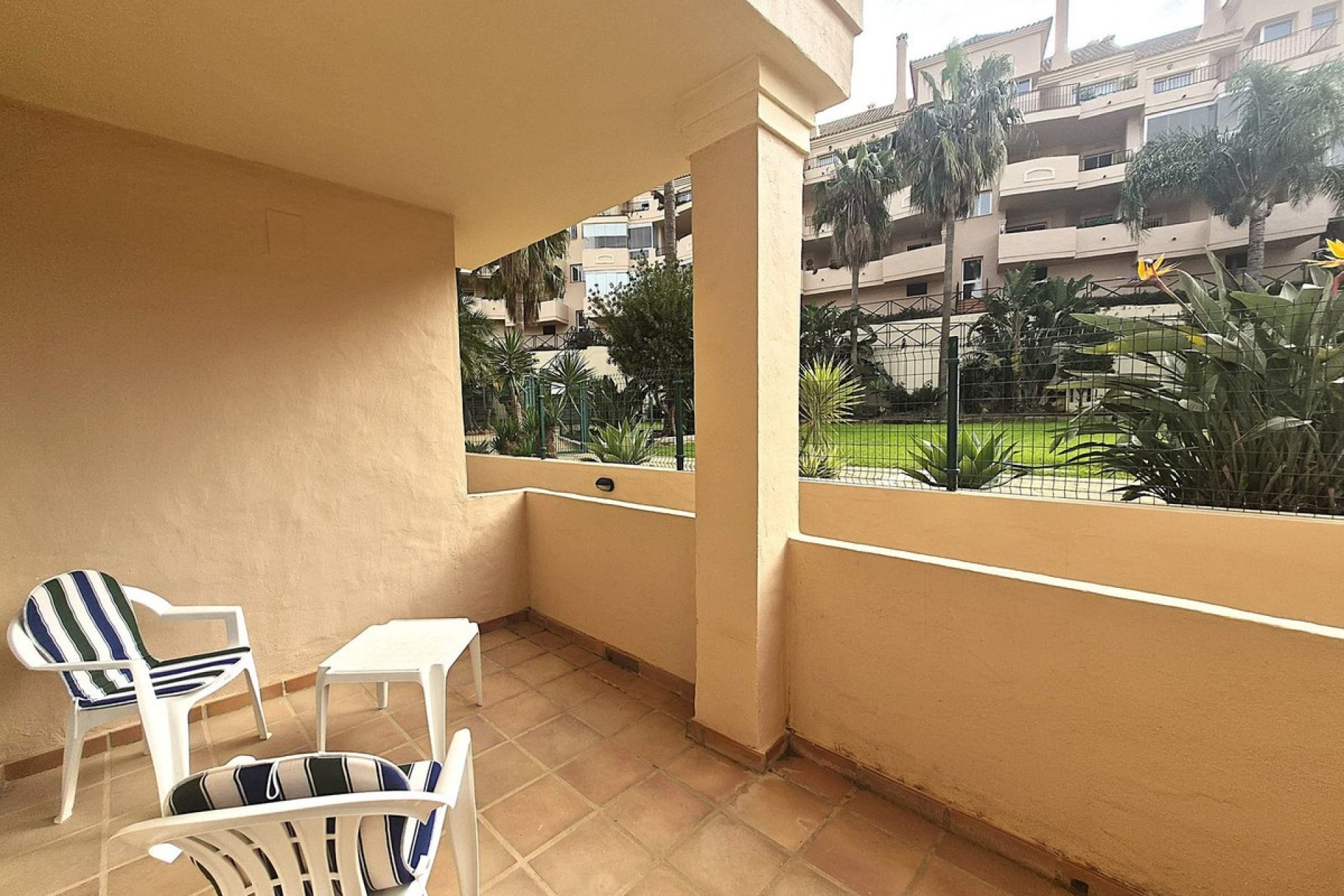 Resale - apartment - Manilva - La Duquesa