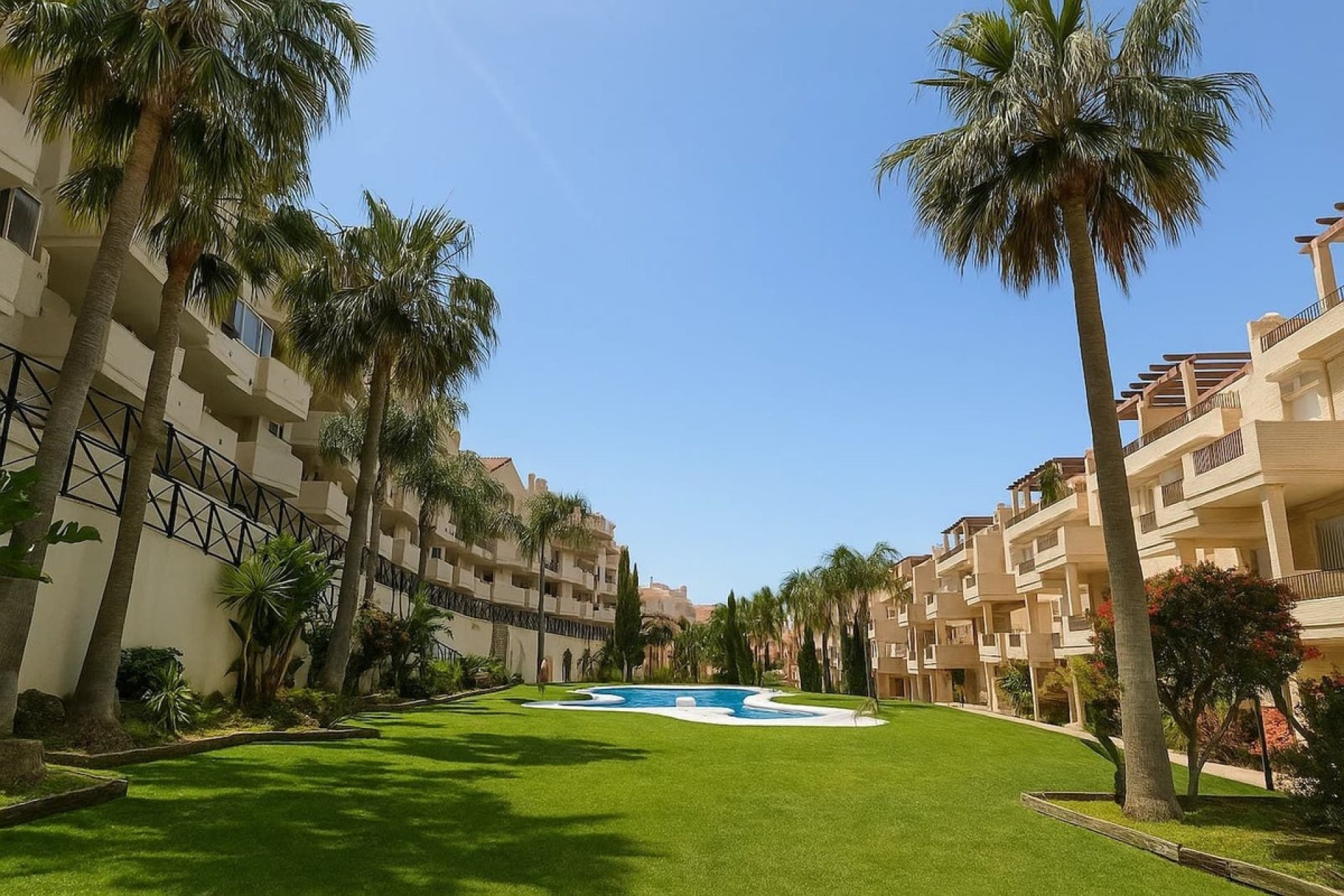 Resale - apartment - Manilva - La Duquesa