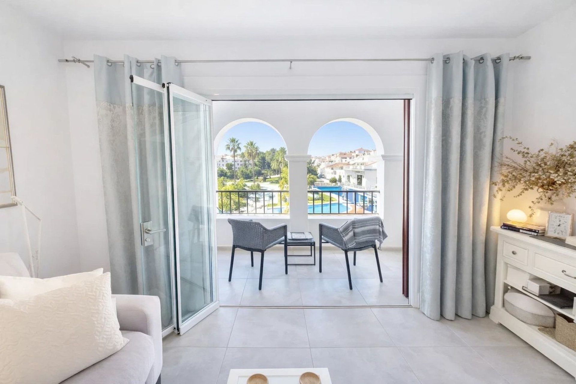 Resale - apartment - Manilva - La Duquesa