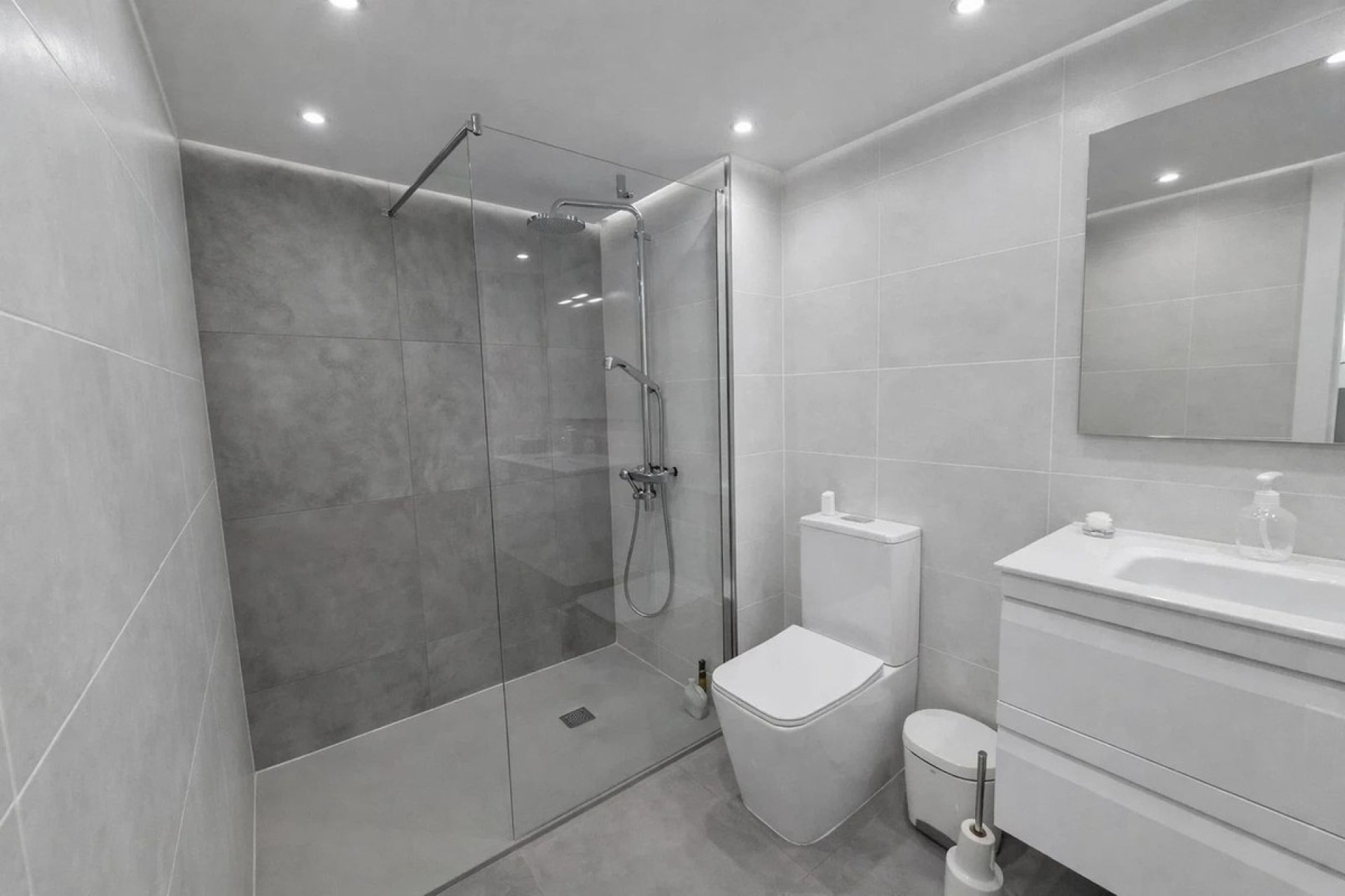 Resale - apartment - Manilva - La Duquesa