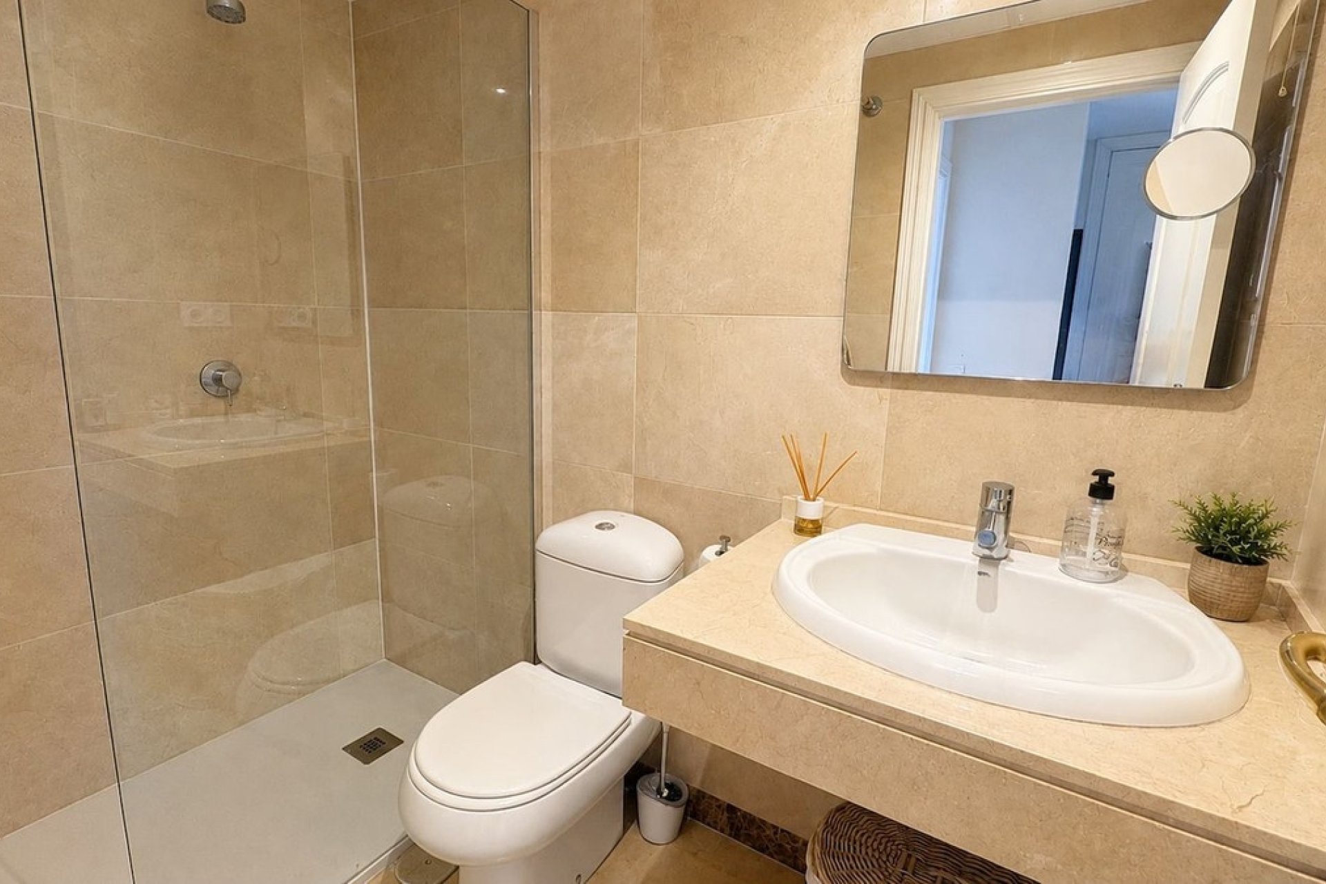 Resale - apartment - Manilva - La Duquesa