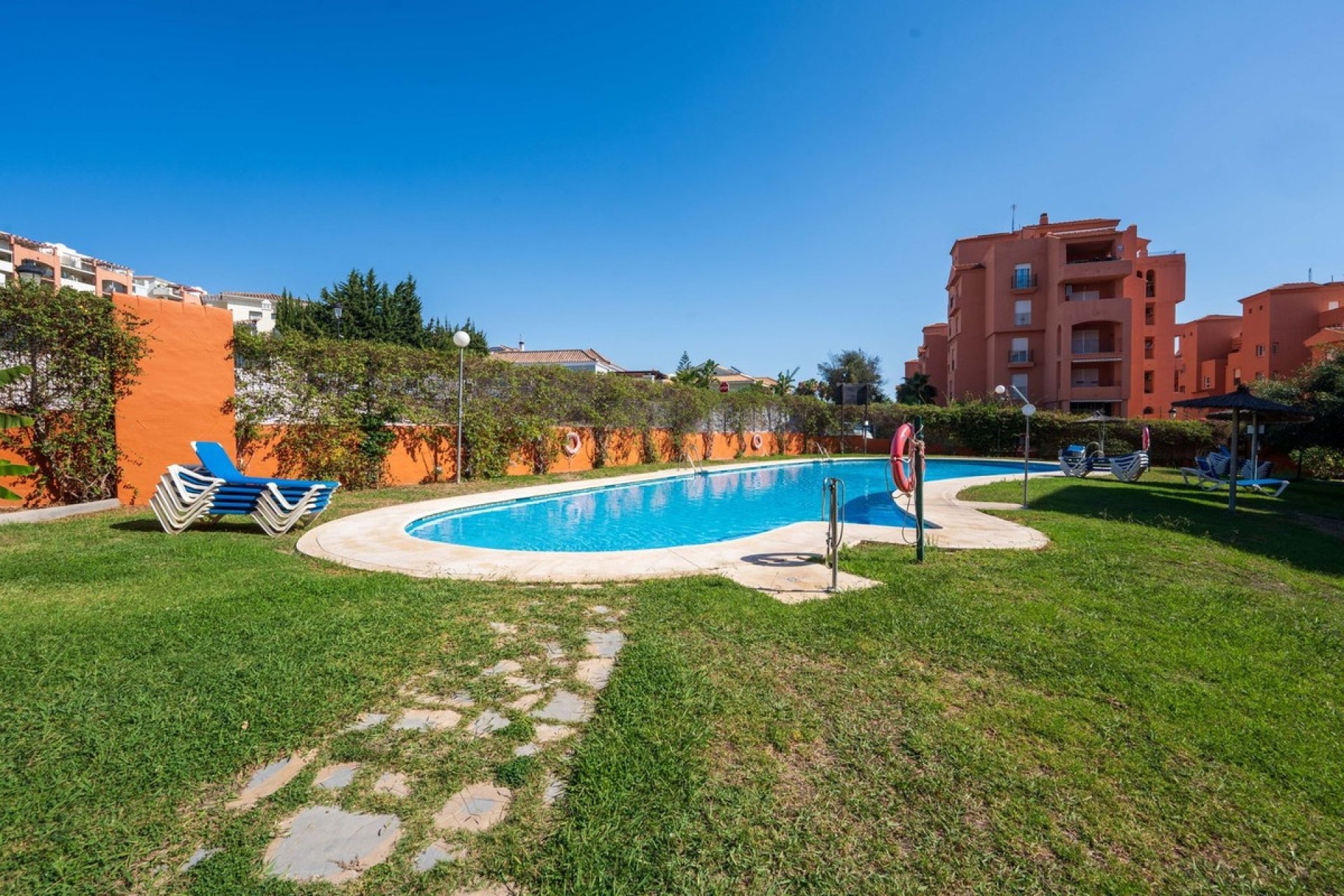 Resale - apartment - Manilva - La Duquesa